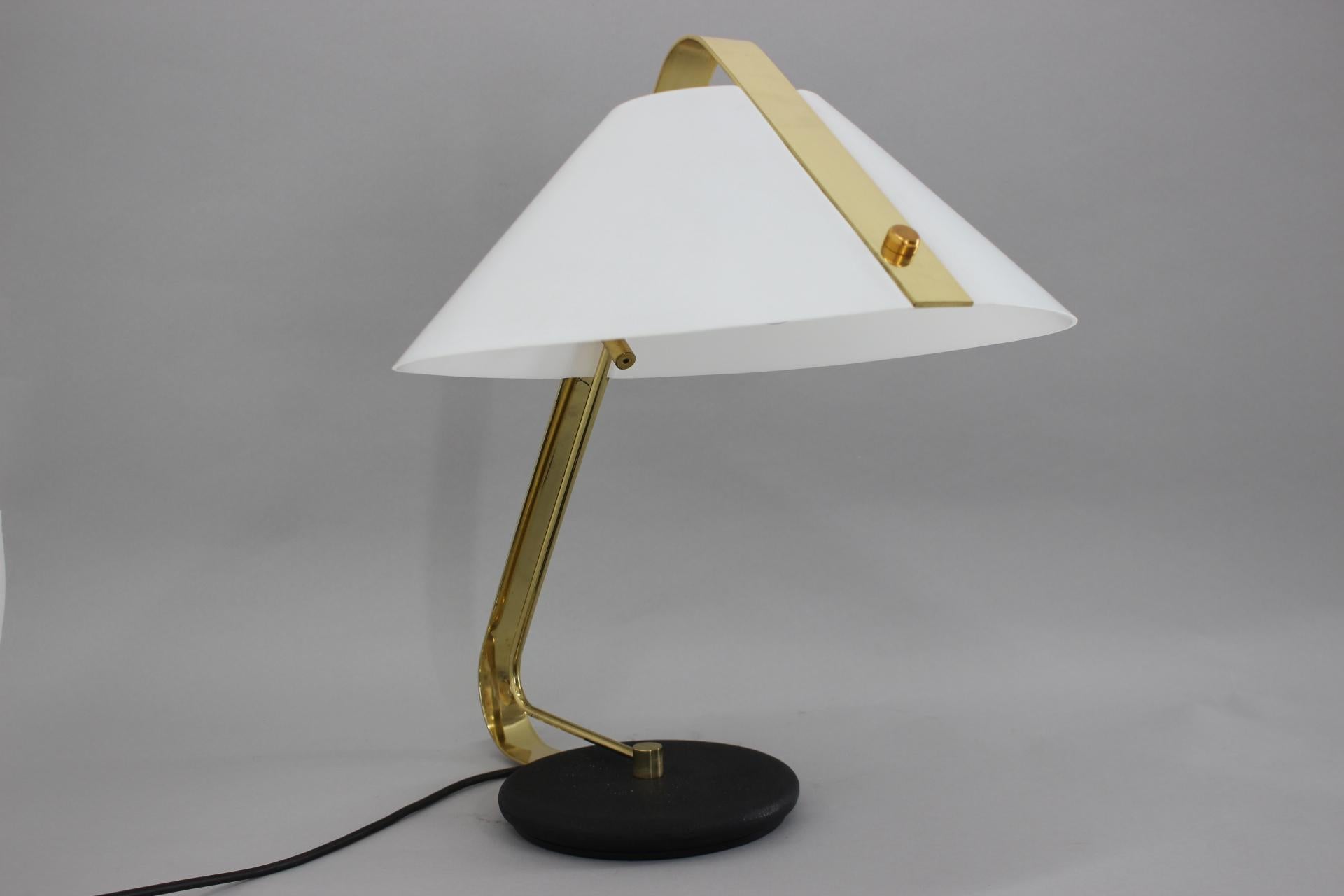 Italian 1970s Design Table Lamp, Italy For Sale