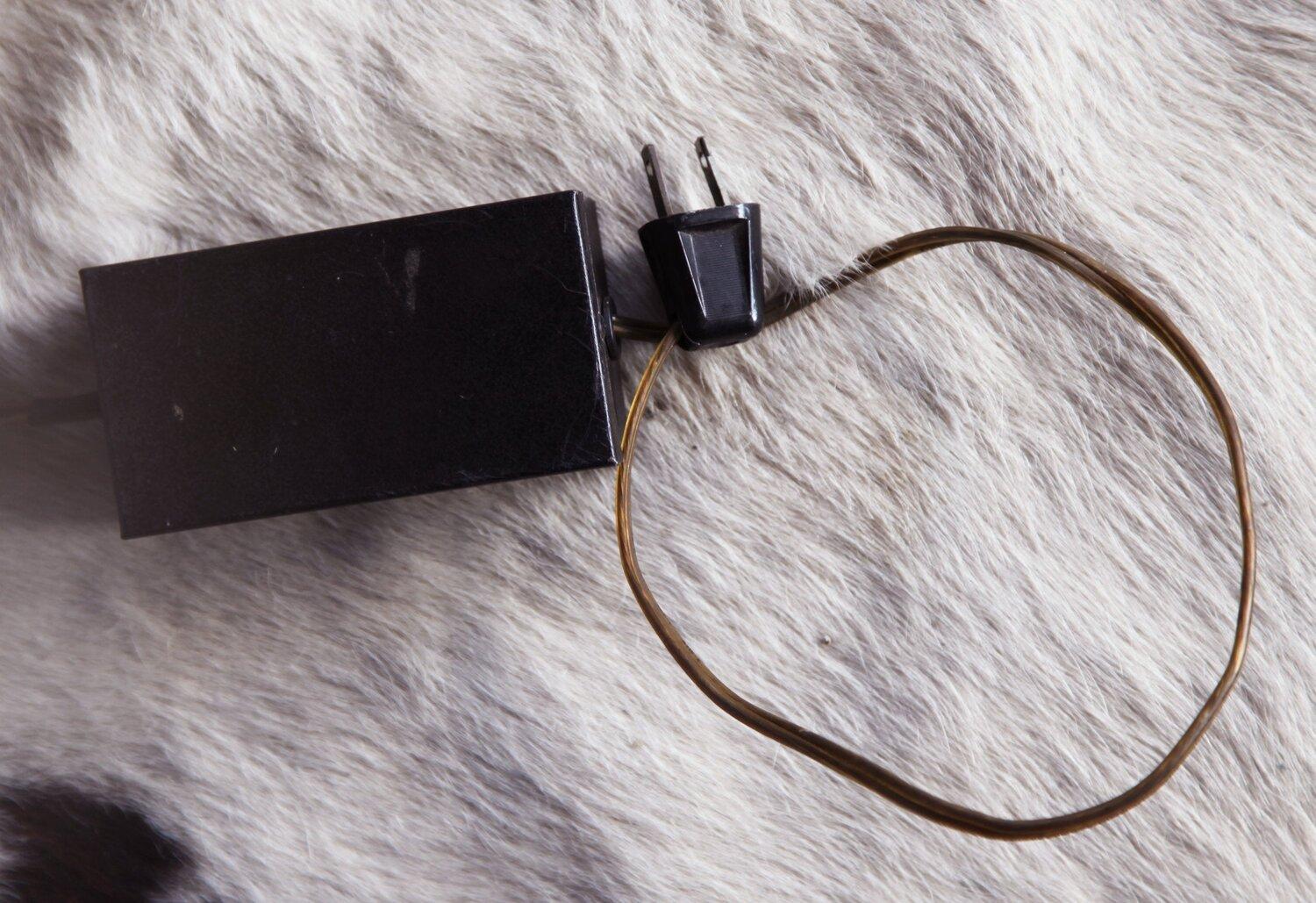 Lampe tube noire de designer en métal, laiton et chrome Ingo Maurer, années 1970 Bon état - En vente à Basel, BS