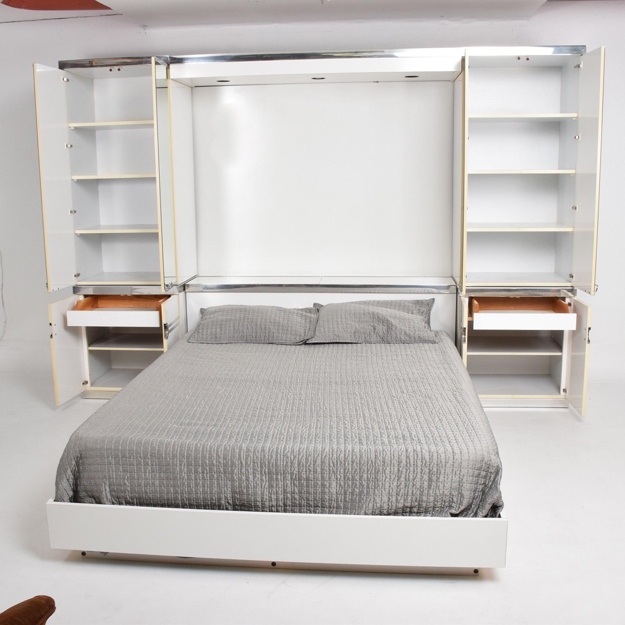 mirrored bedroom furniture sets