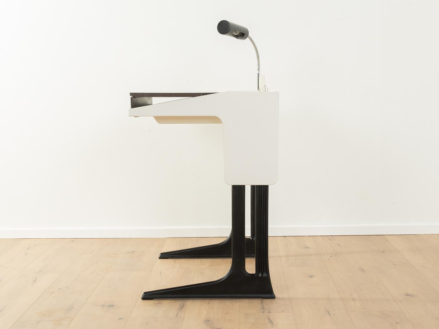 1970er Schreibtisch, Luigi Colani, Flötotto (Kunststoff)