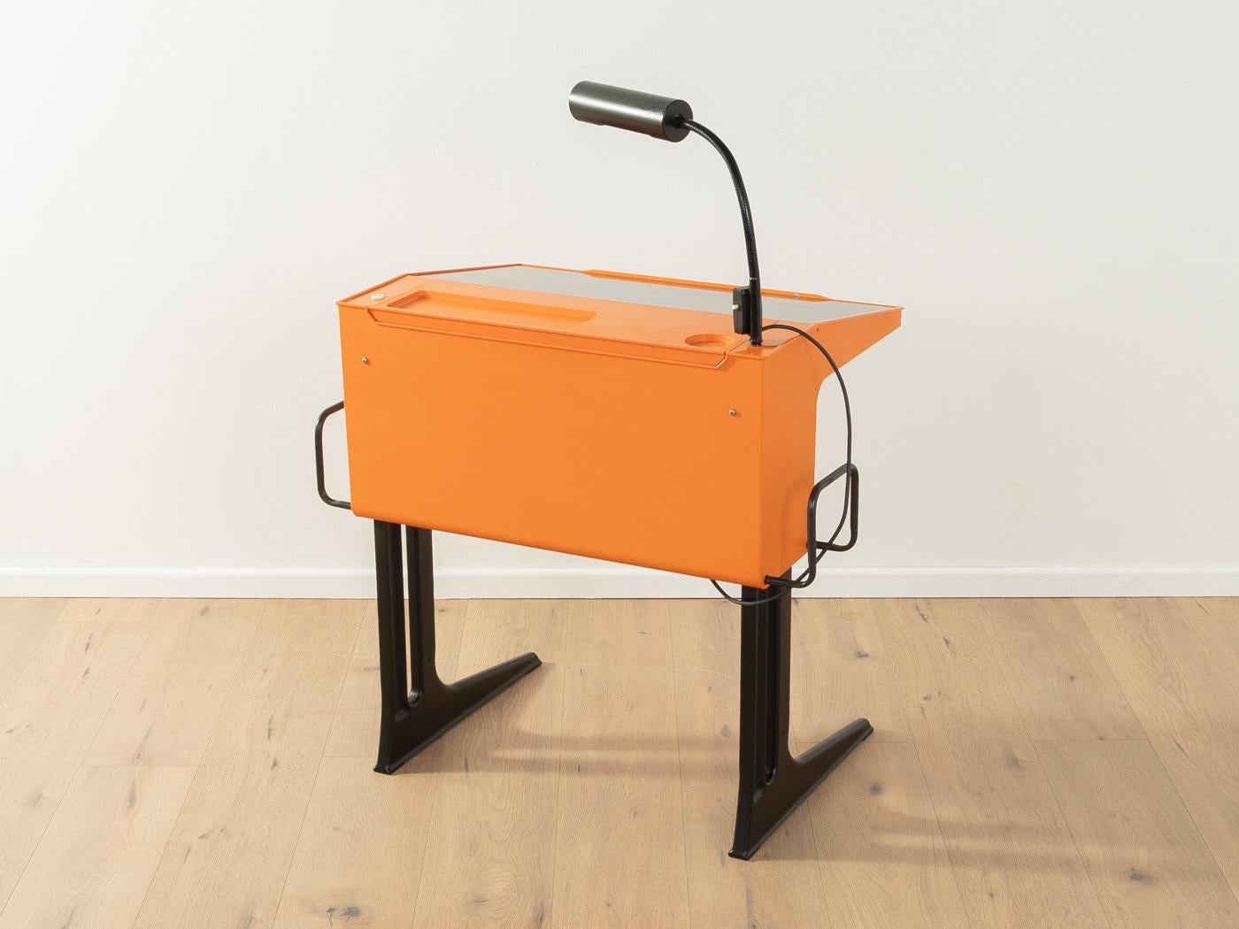  1970s desk, Luigi Colani, Flötotto  For Sale 3
