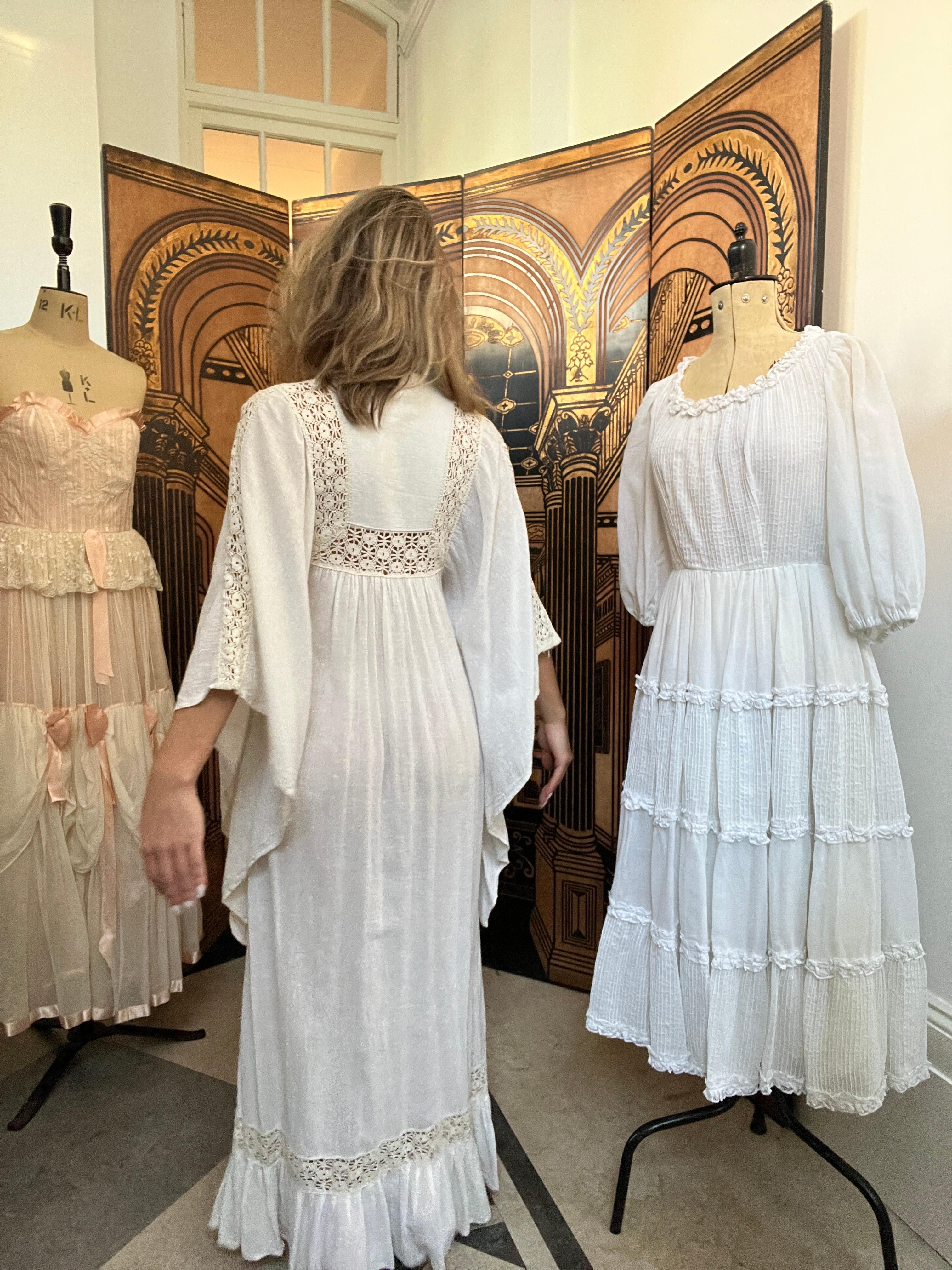 1970s Dew Styles White Cotton Angel-Sleeve Dress For Sale 2