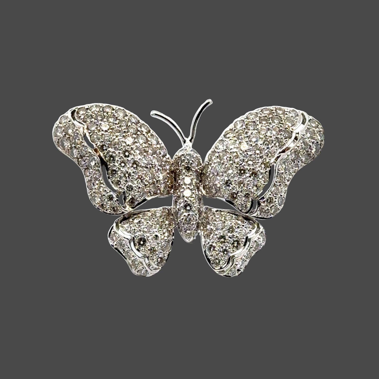 Round Cut 1970's Diamond 18 Karat White Gold Butterfly Vintage Pin/Pendant For Sale