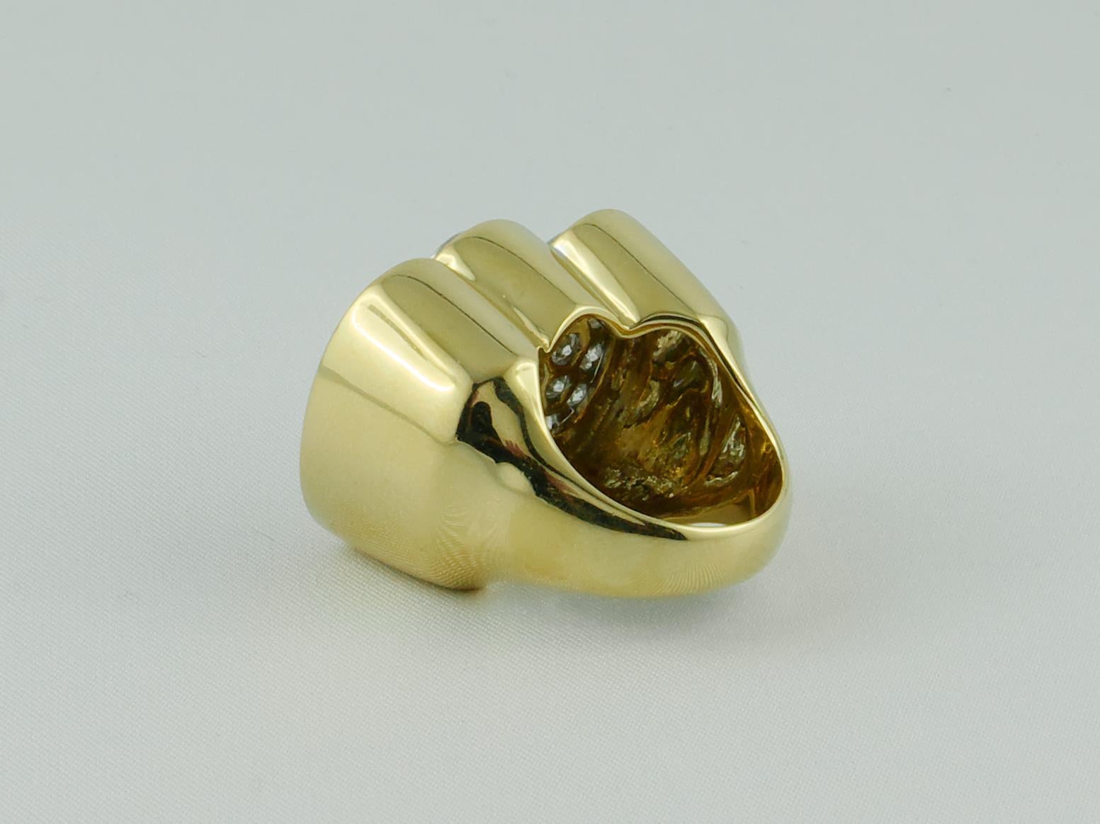 Round Cut 1970s Diamond 18 Karat Yellow Gold Ring