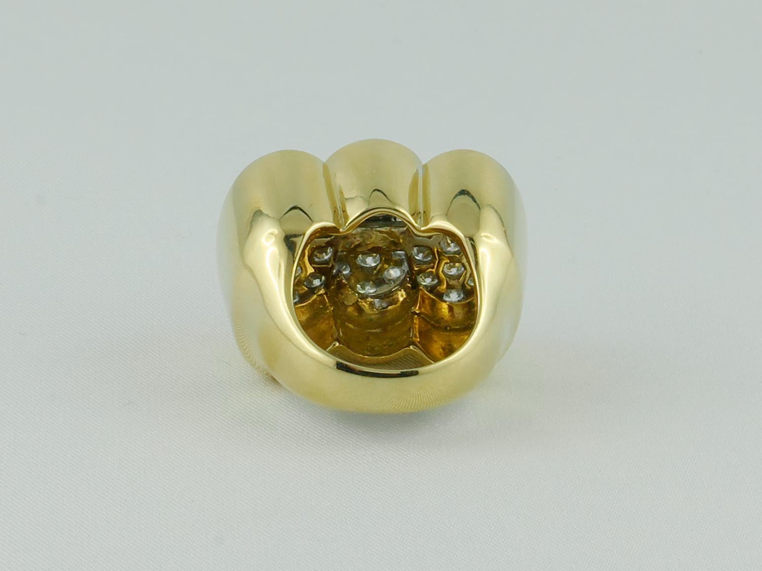 1970s Diamond 18 Karat Yellow Gold Ring In Good Condition In Torino, IT