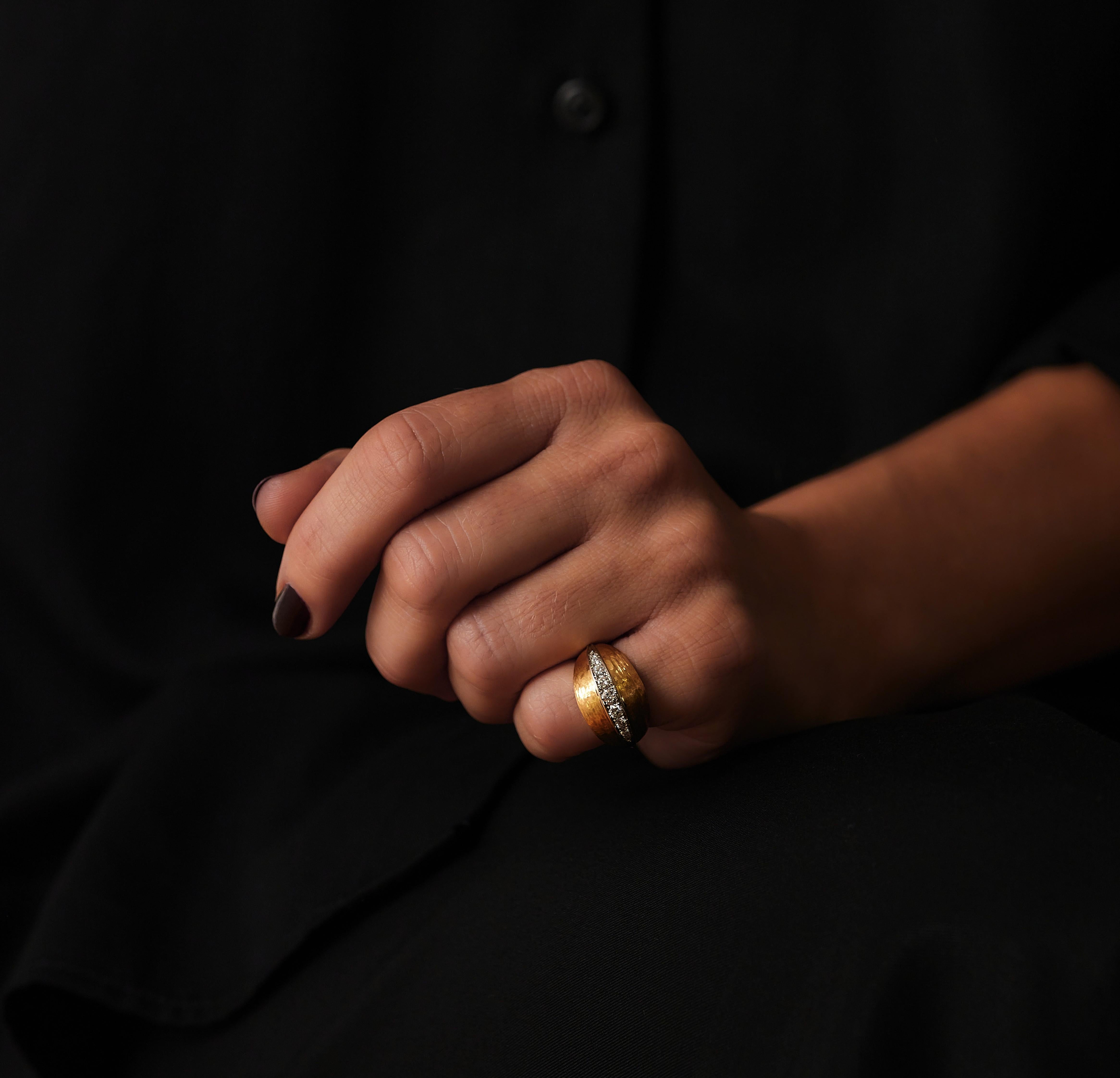 Anillo meñique de diamantes y cúpula de oro de los años 70, de CF Carlman, Estocolmo, Suecia. Corte europeo antiguo en venta