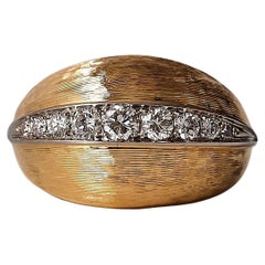 Anillo meñique de diamantes y cúpula de oro de los años 70, de CF Carlman, Estocolmo, Suecia.
