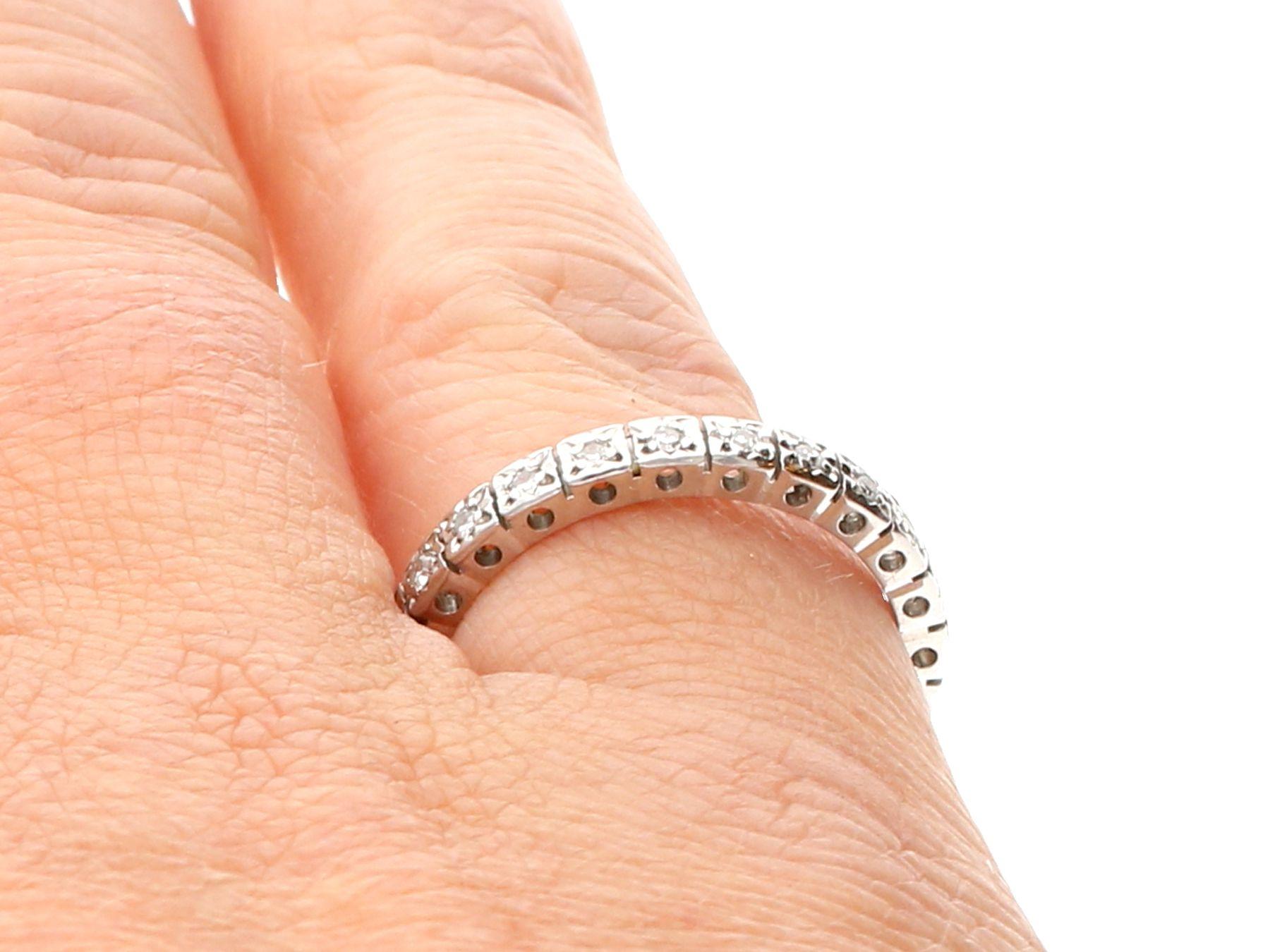 1970er Jahre Diamant und Weißgold Full Eternity Ring im Angebot 3