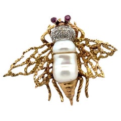 1970s Diamond Baroque Pearl 14 Karat Yellow Gold Vintage Bee Pin Brooch