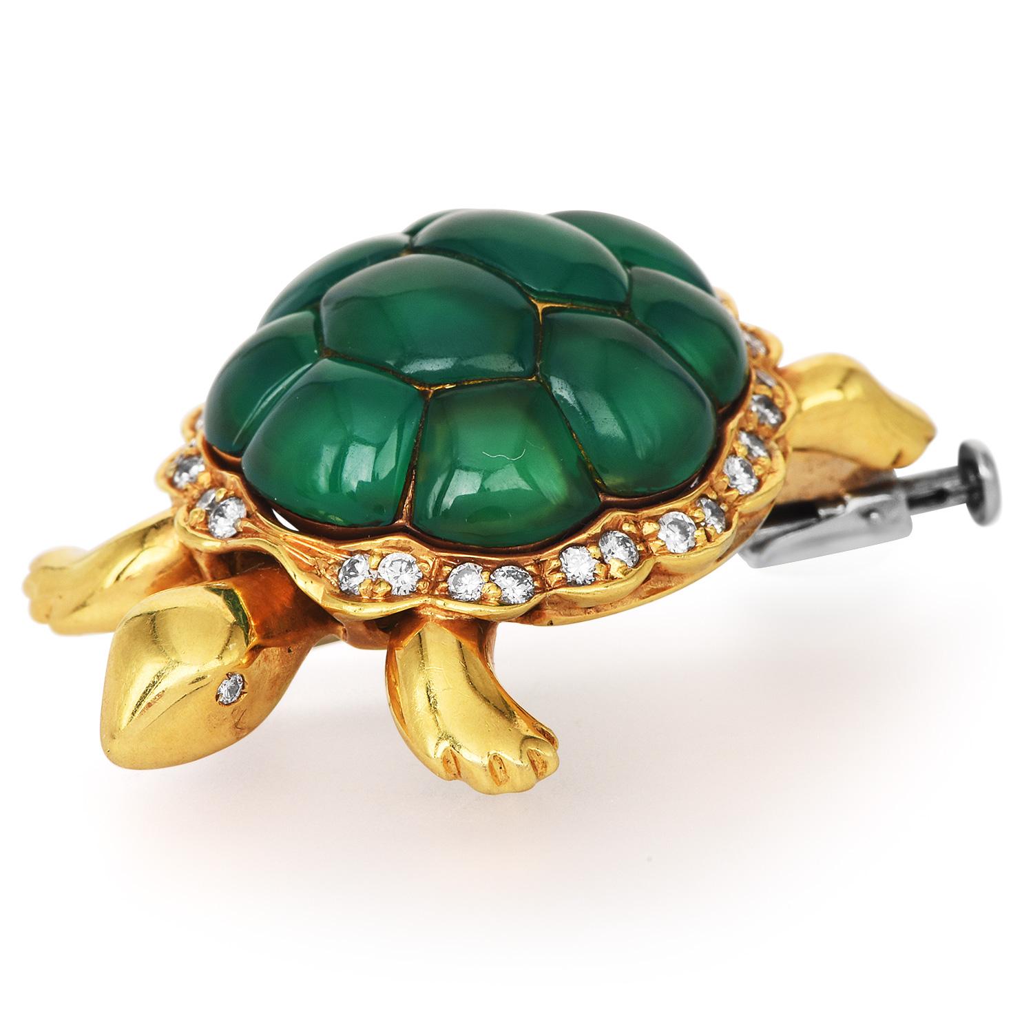 For all the collectors, this is a must-have piece.

This adorable vintage turtle pin brooch is crafted in 18K yellow gold.

Weighing 15.0 grams and measuring 1.5