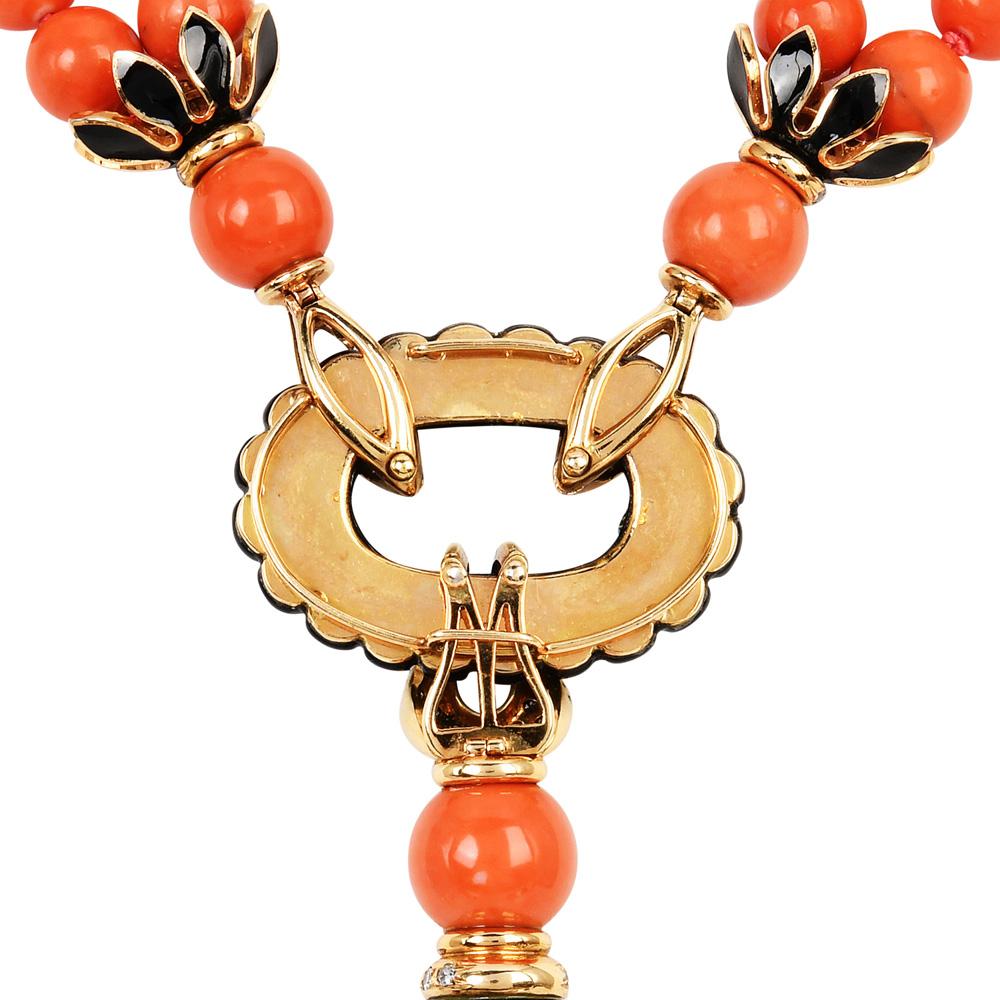 1970s Diamond Coral Onyx 18K Gold Tassel Statement Necklace In Excellent Condition For Sale In Miami, FL