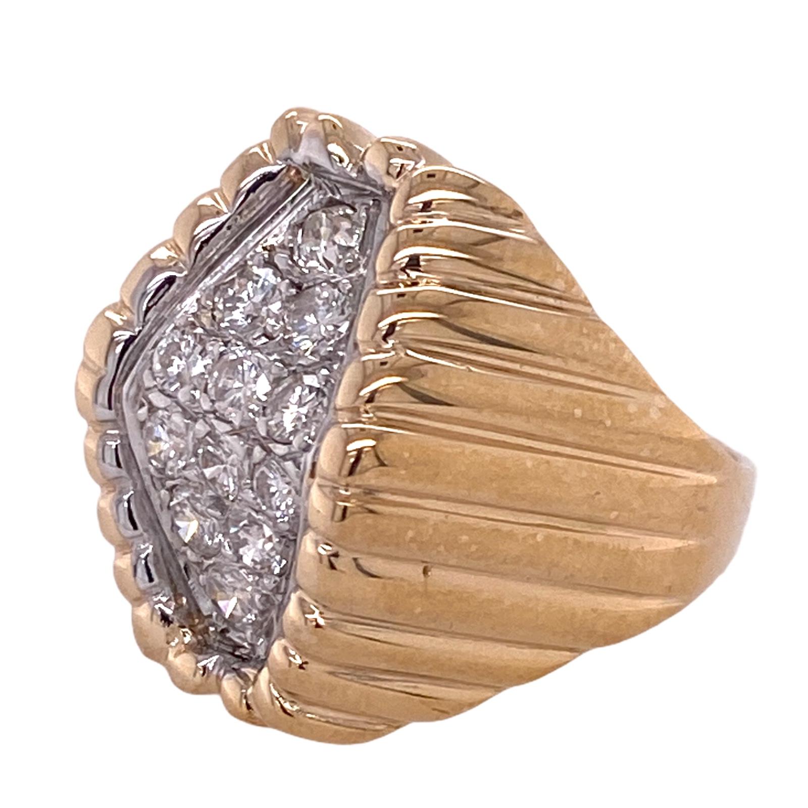 1970's Diamond Geometric Ribbed Yellow Gold Vintage Ring In Excellent Condition In Boca Raton, FL