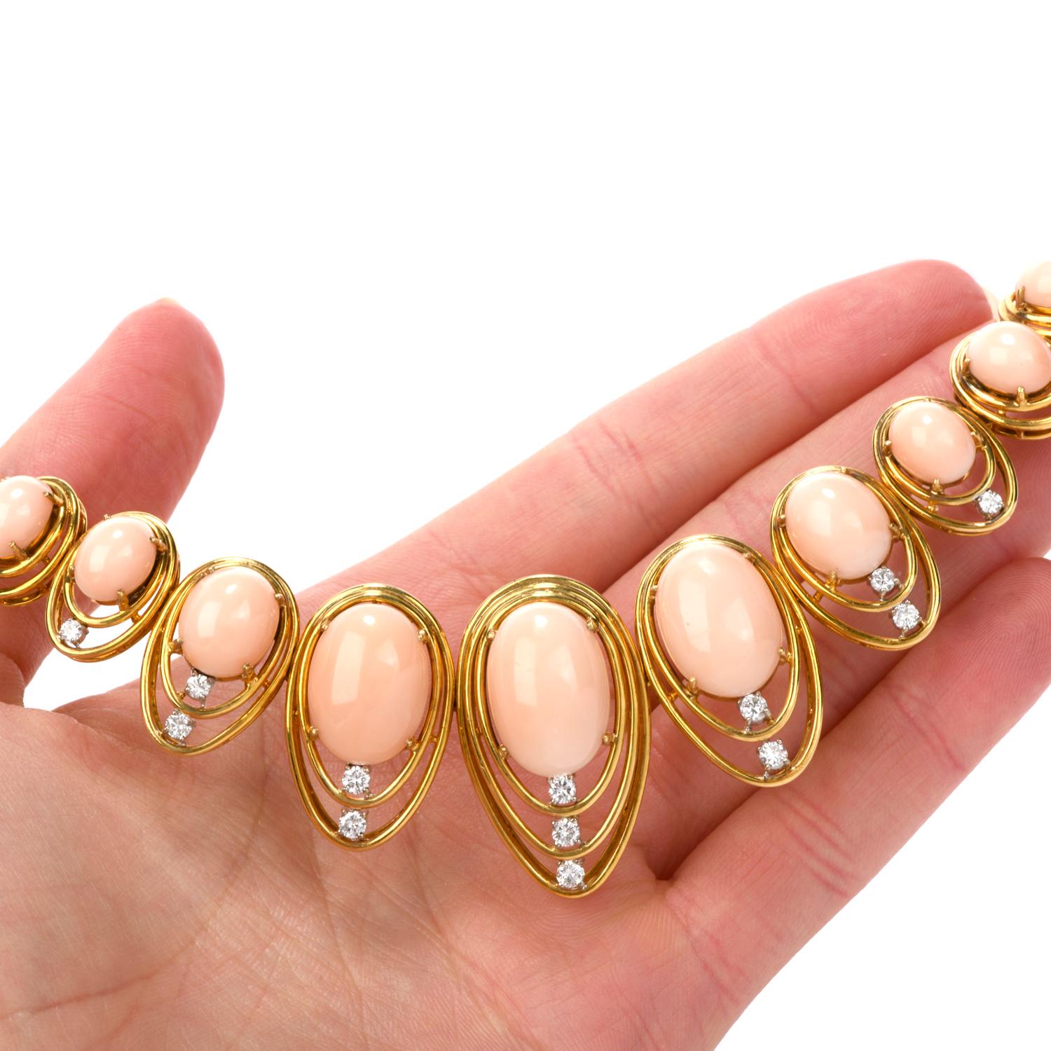 1970s Diamond Natural Pink Coral Gold Graduated Necklace In Excellent Condition In Miami, FL