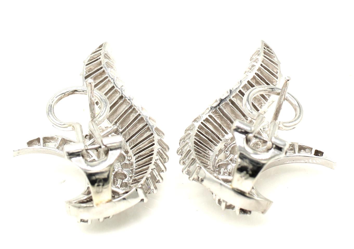 Femenino o masculino Orejeras de platino con diamantes de los años 70 en venta