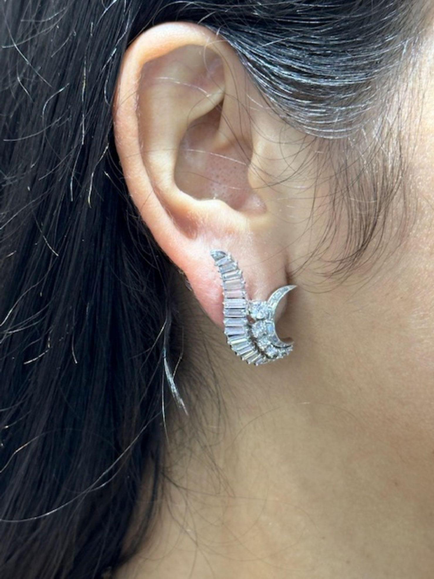 Orejeras de platino con diamantes de los años 70 en venta 4