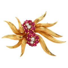 Diamant-Rubin-Brosche aus 18 Karat Gold mit Blumenmotiv, 1970er Jahre
