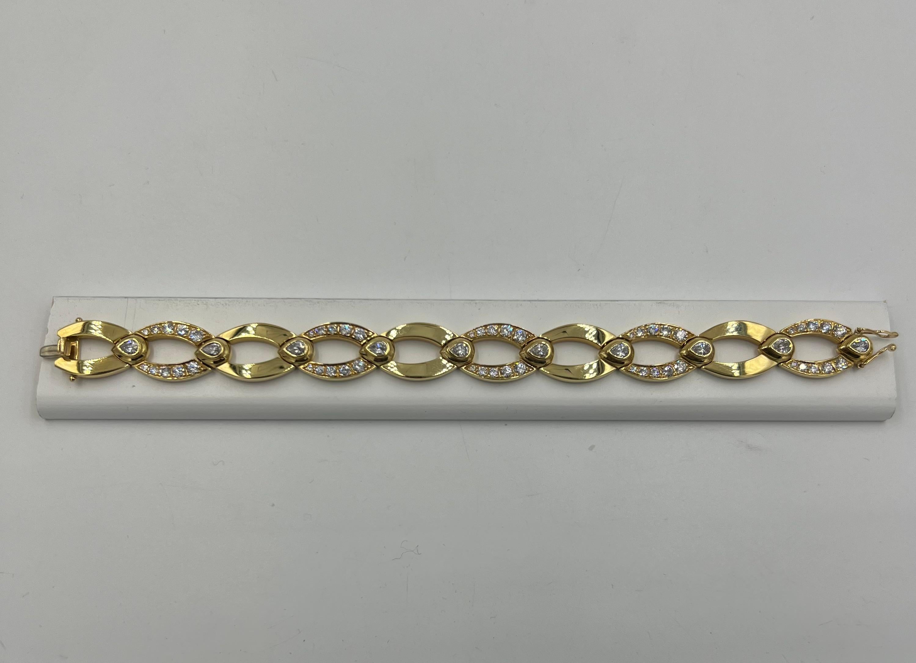 Moderne 1970 Bracelet à maillons en or jaune et diamants en vente