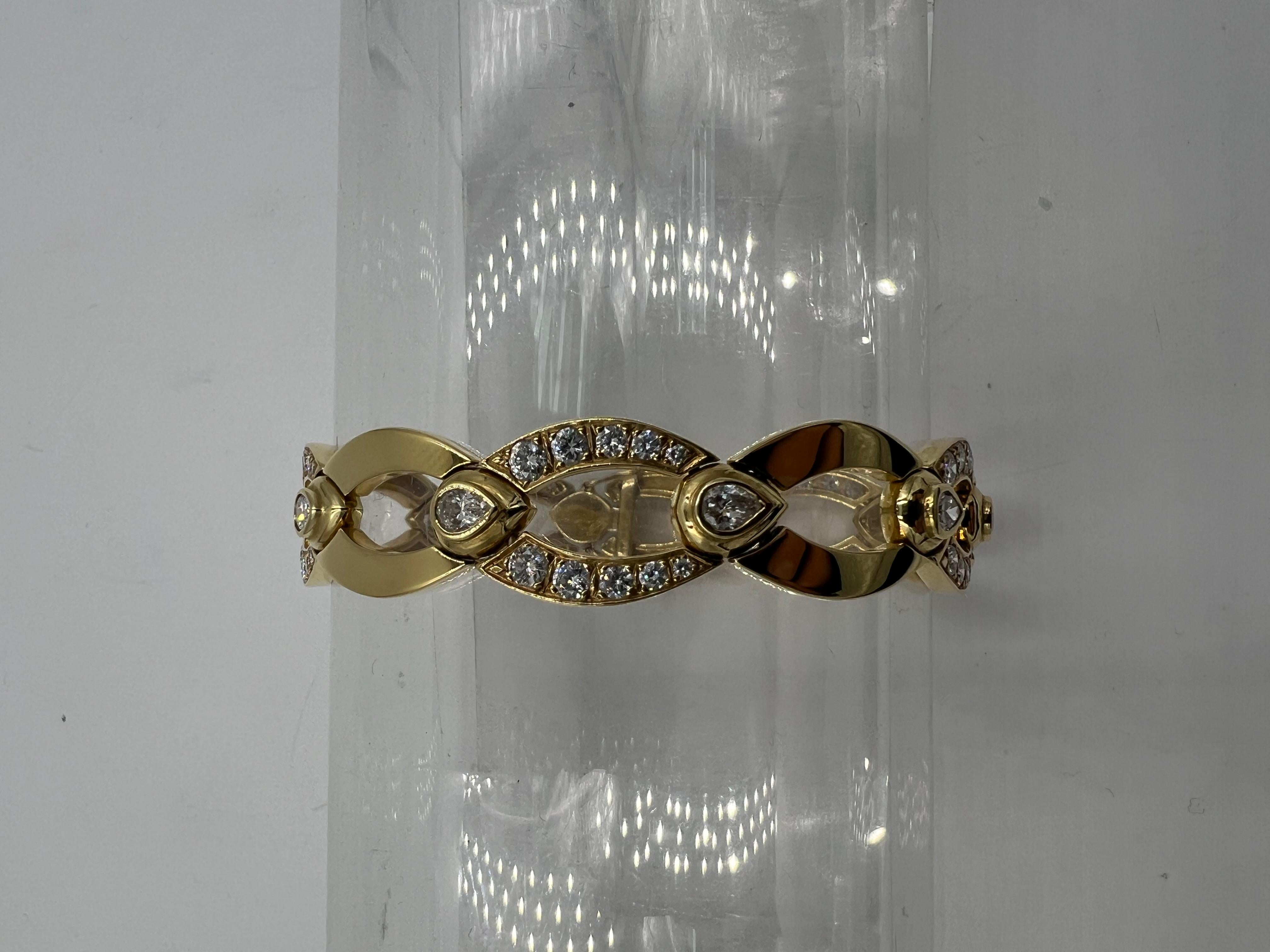 1970 Bracelet à maillons en or jaune et diamants en vente 3
