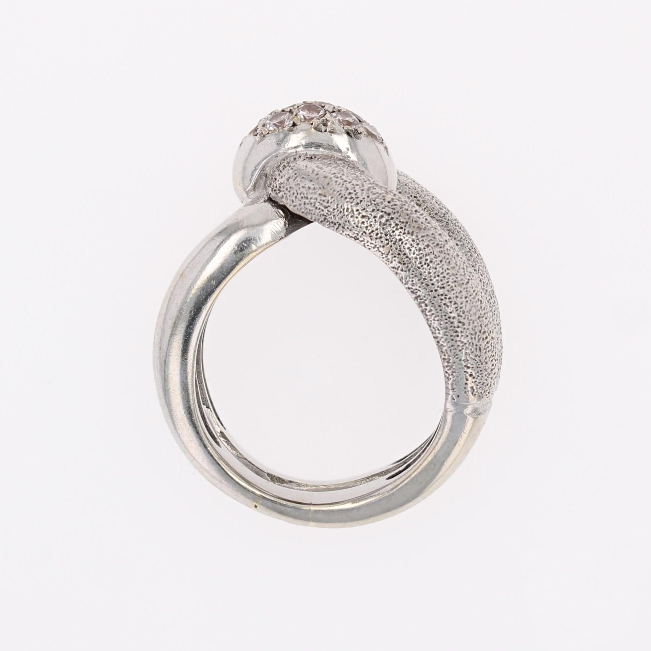 Anello con diamanti degli anni '70 in oro bianco 18 carati in vendita 8