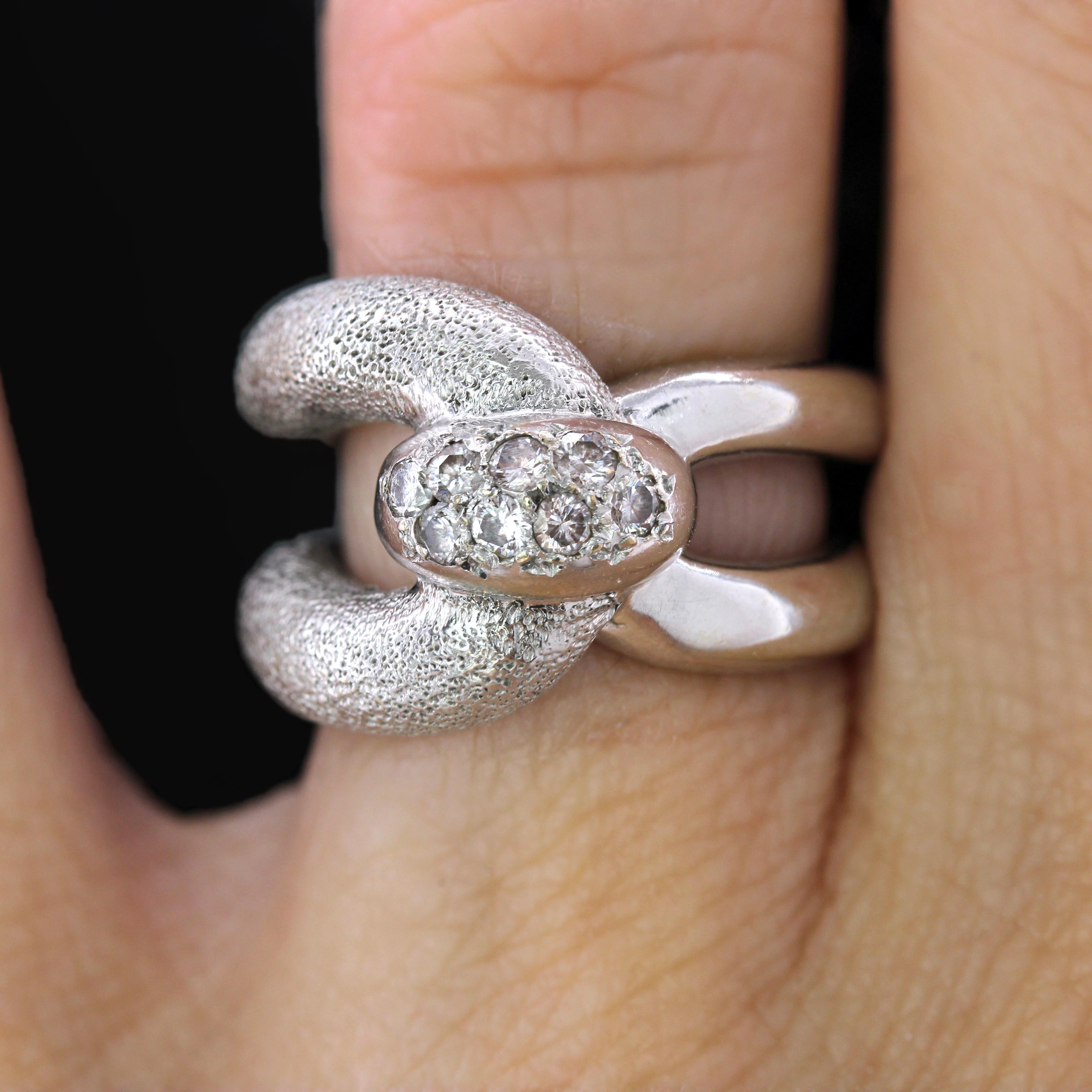 Anello con diamanti degli anni '70 in oro bianco 18 carati in vendita 9