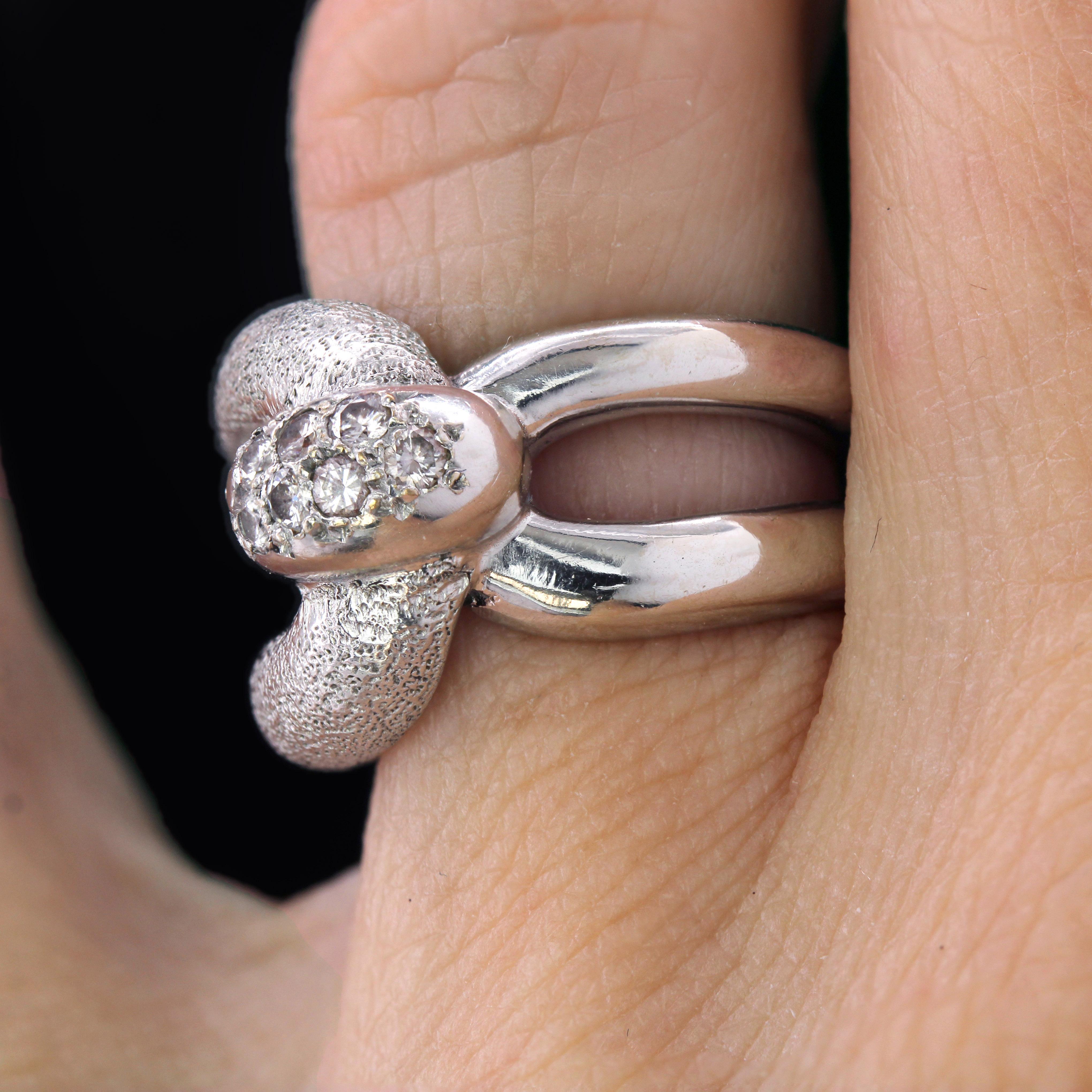 Donna Anello con diamanti degli anni '70 in oro bianco 18 carati in vendita