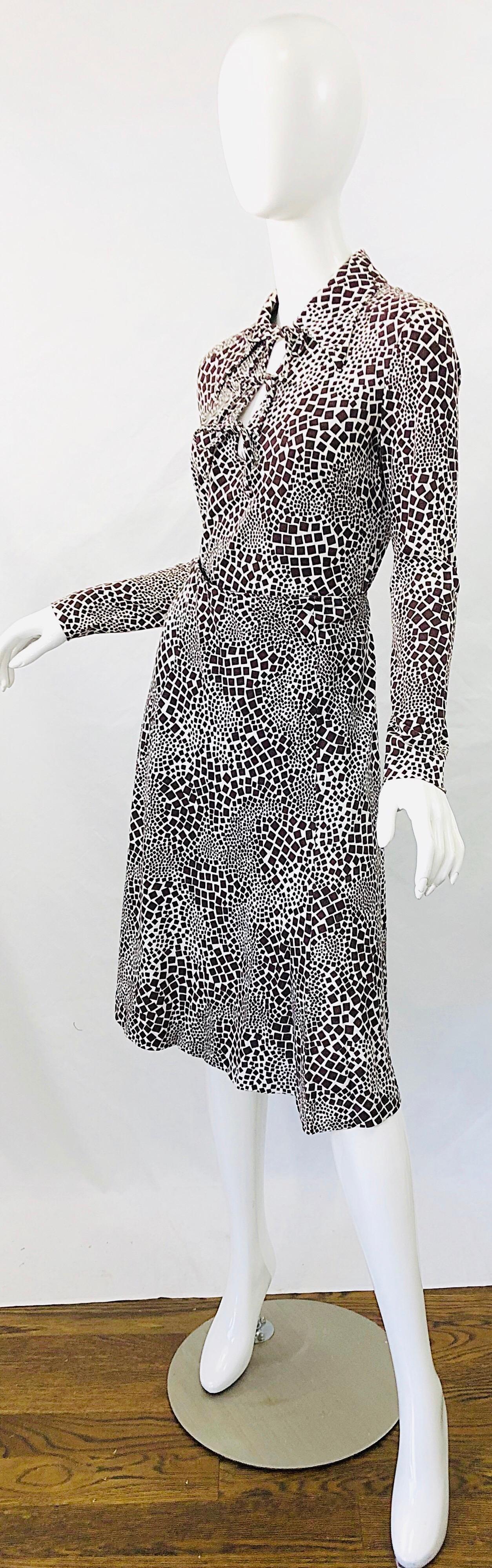 1970s Diane Von Furstenberg Brown and White Rayon Cotton Cut Out Top Skirt Dress In Good Condition In San Diego, CA