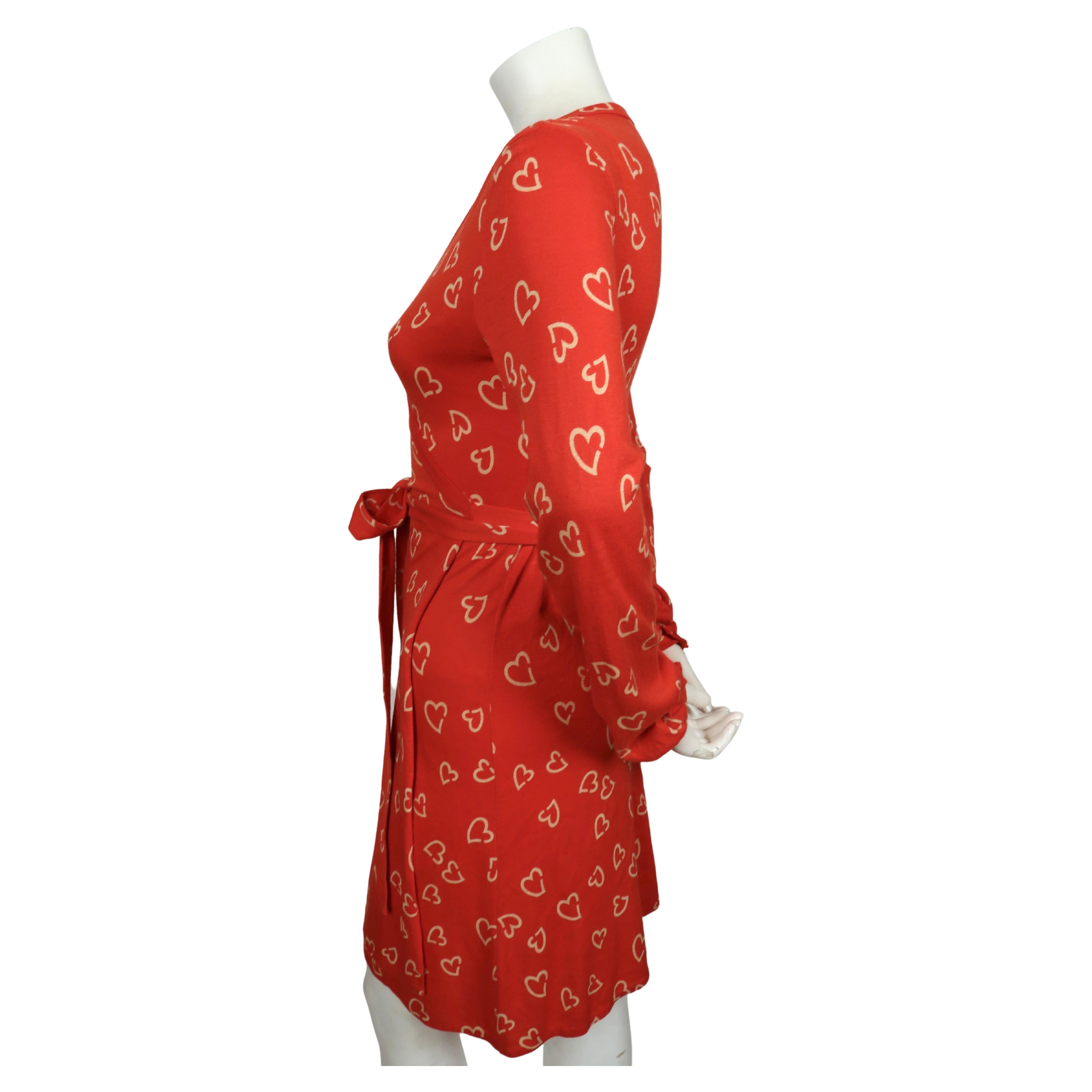 1970's DIANE VON FURSTENBERG red heart printed wrap dress In Good Condition For Sale In San Fransisco, CA