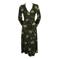 DIANE VON FURSTENBERG Robe portefeuille imprimée en forme de cœur rouge, années 1970