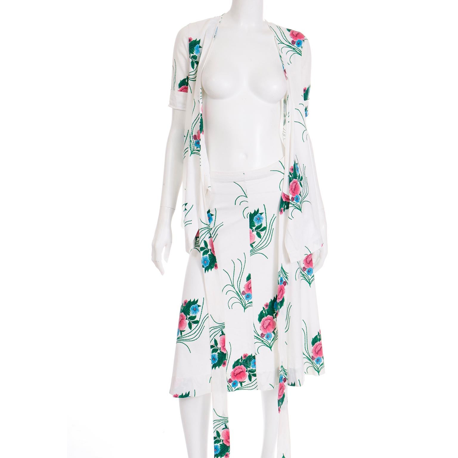 1970s Diane Von Furstenberg Vintage Floral 2pc Dress w Wrap Top and Skirt In Excellent Condition For Sale In Portland, OR