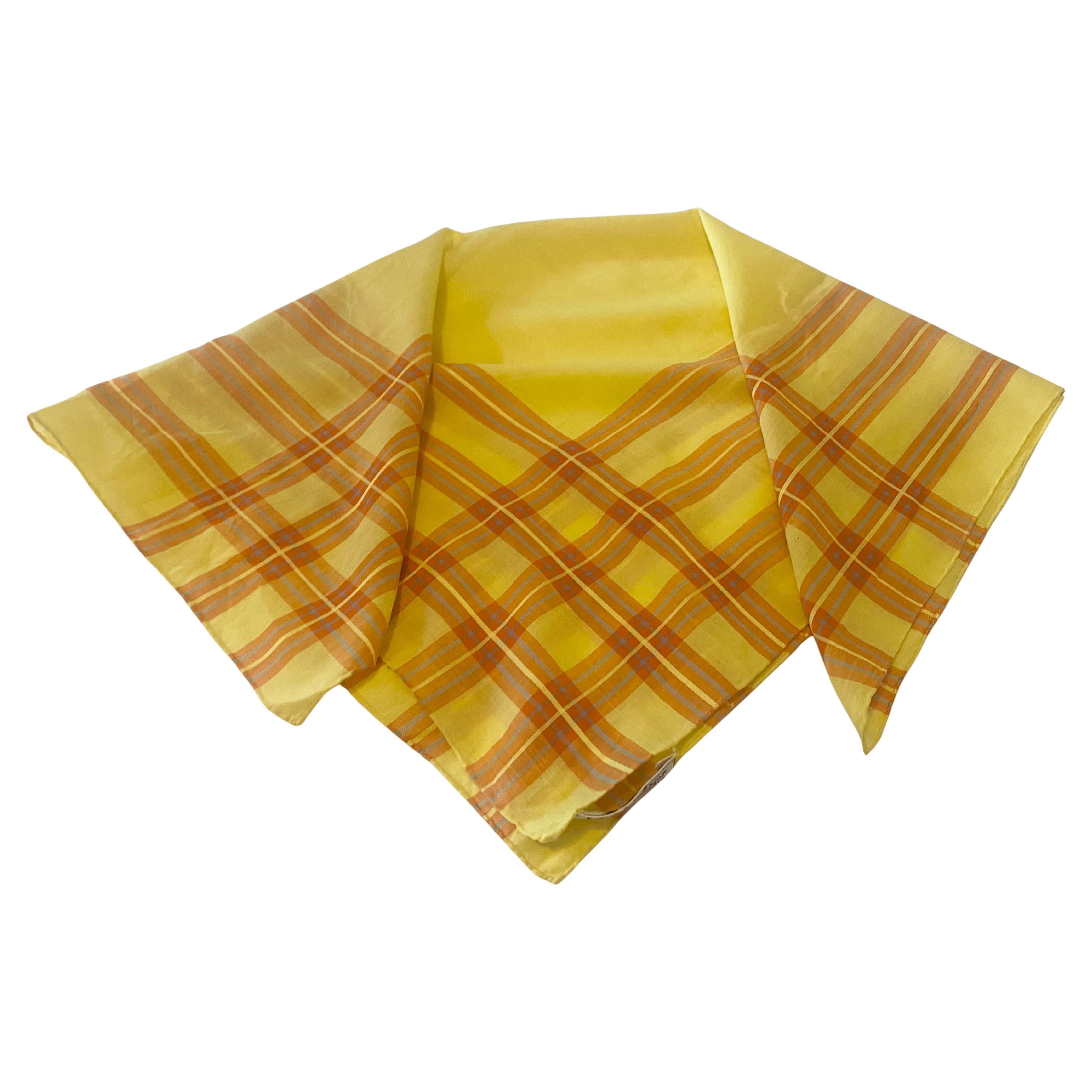 Sciarpa in seta con bordo a quadri giallo-arancio Dior Boutique anni '70 In condizioni buone in vendita a London, GB