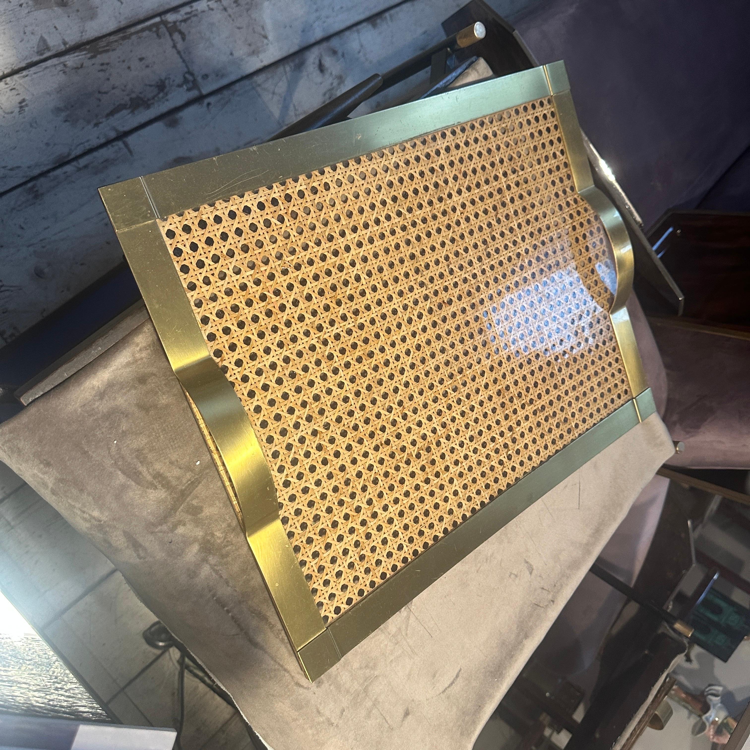 1970er Dior Home Stil Mitte des Jahrhunderts Modern Messing und Wien Stroh Serviertablett (Italienisch) im Angebot