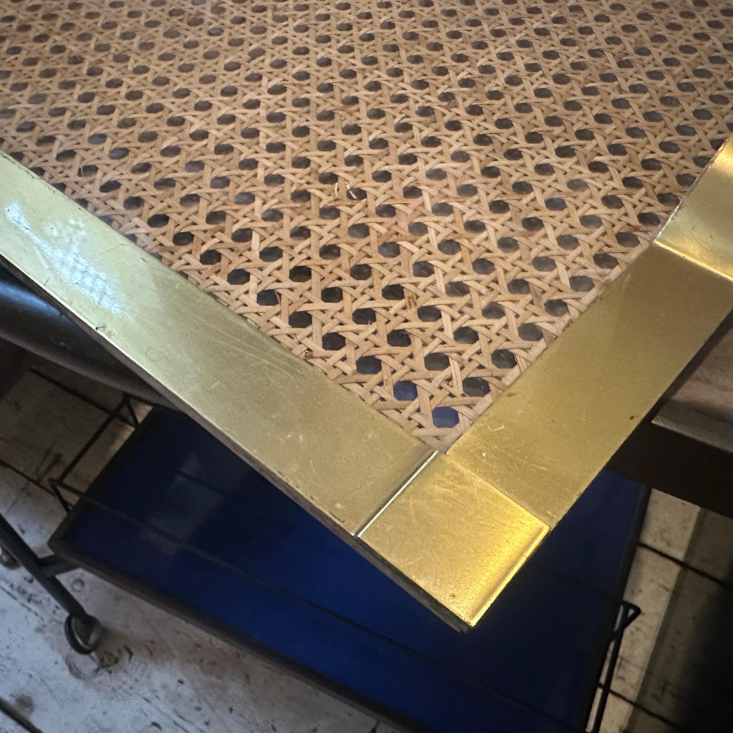 1970er Dior Home Stil Mitte des Jahrhunderts Modern Messing und Wien Stroh Serviertablett (20. Jahrhundert) im Angebot