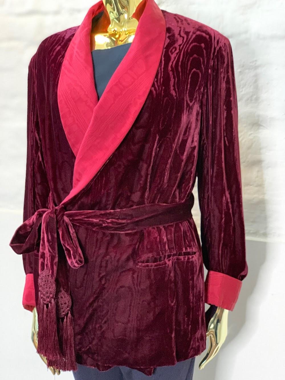 1970s Dior Velvet Smoking Jacket made in France from silk velvet. 


