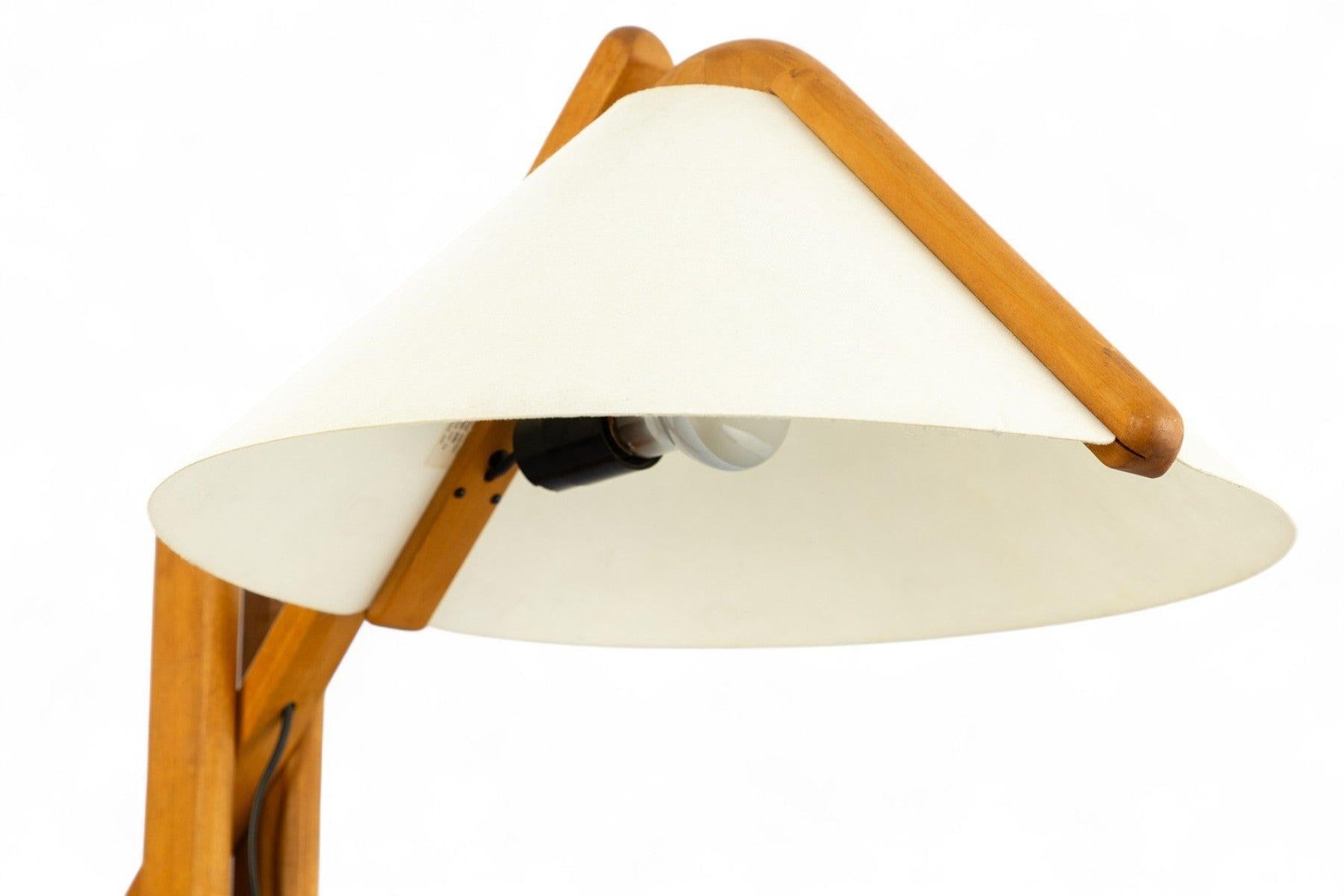 Lámpara de pie Domus de los años 70 en madera de teca siglo XX en venta