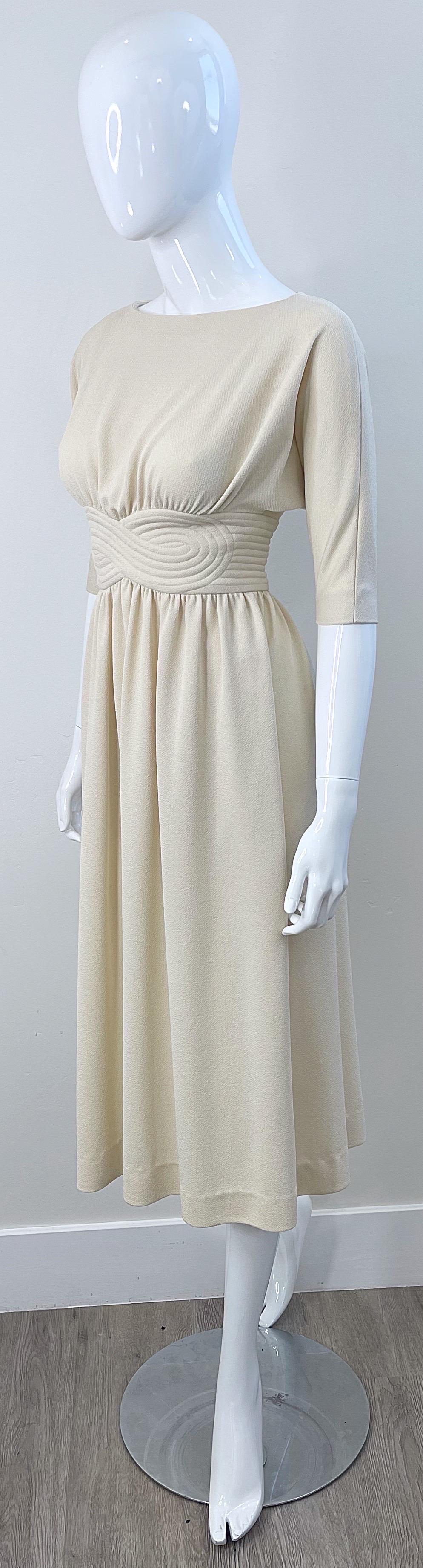 1970s Donald Brooks Size 0 Ivory Off - White 3/4 Sleeves Vintage 70s Crepe Dress For Sale 9