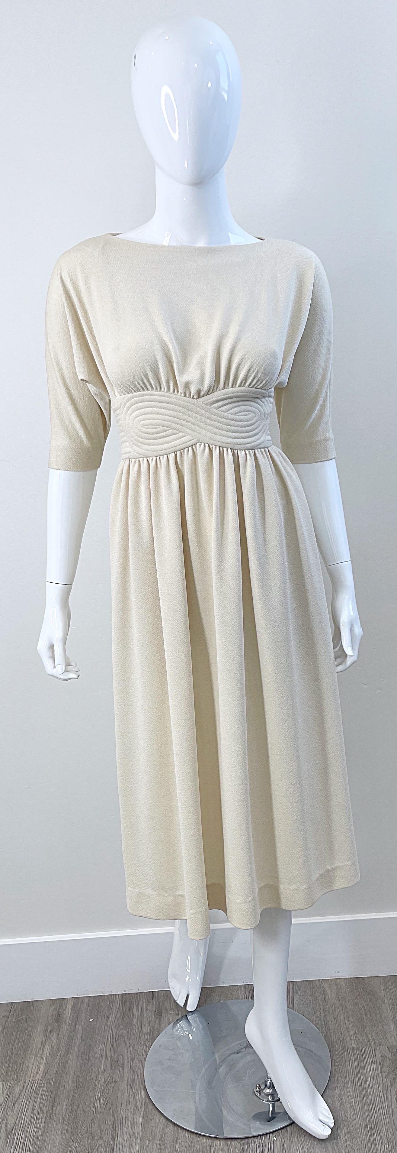 1970s Donald Brooks Size 0 Ivory Off - White 3/4 Sleeves Vintage 70s Crepe Dress For Sale 11