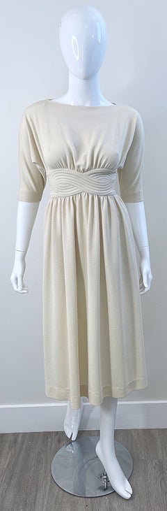1970s Donald Brooks Size 0 Ivory Off - White 3/4 Sleeves Vintage 70s Crepe Dress