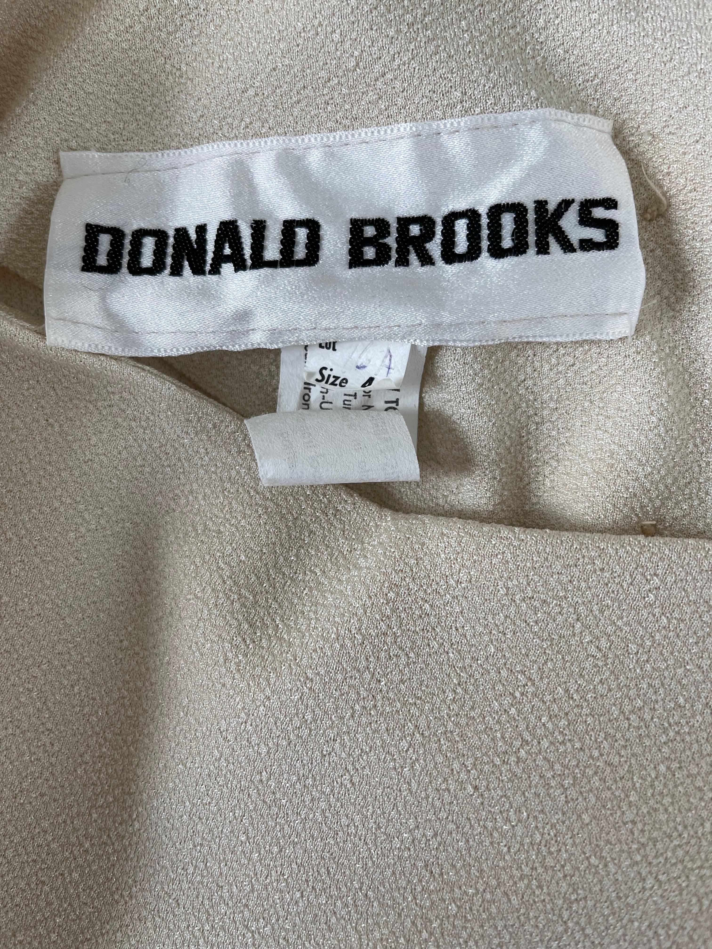 1970s Donald Brooks Size 0 Ivory Off - White 3/4 Sleeves Vintage 70s Crepe Dress In Excellent Condition For Sale In San Diego, CA