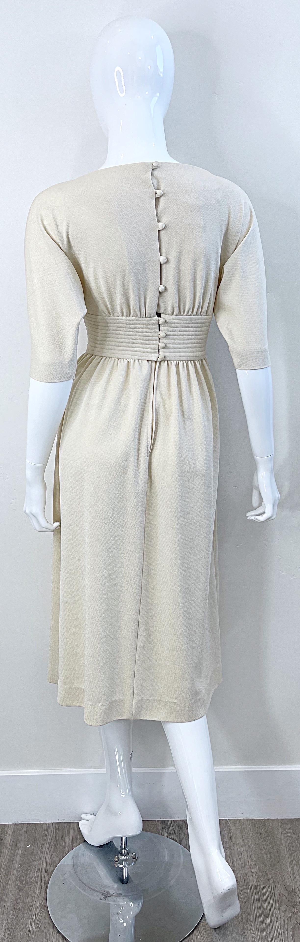 Women's 1970s Donald Brooks Size 0 Ivory Off - White 3/4 Sleeves Vintage 70s Crepe Dress For Sale