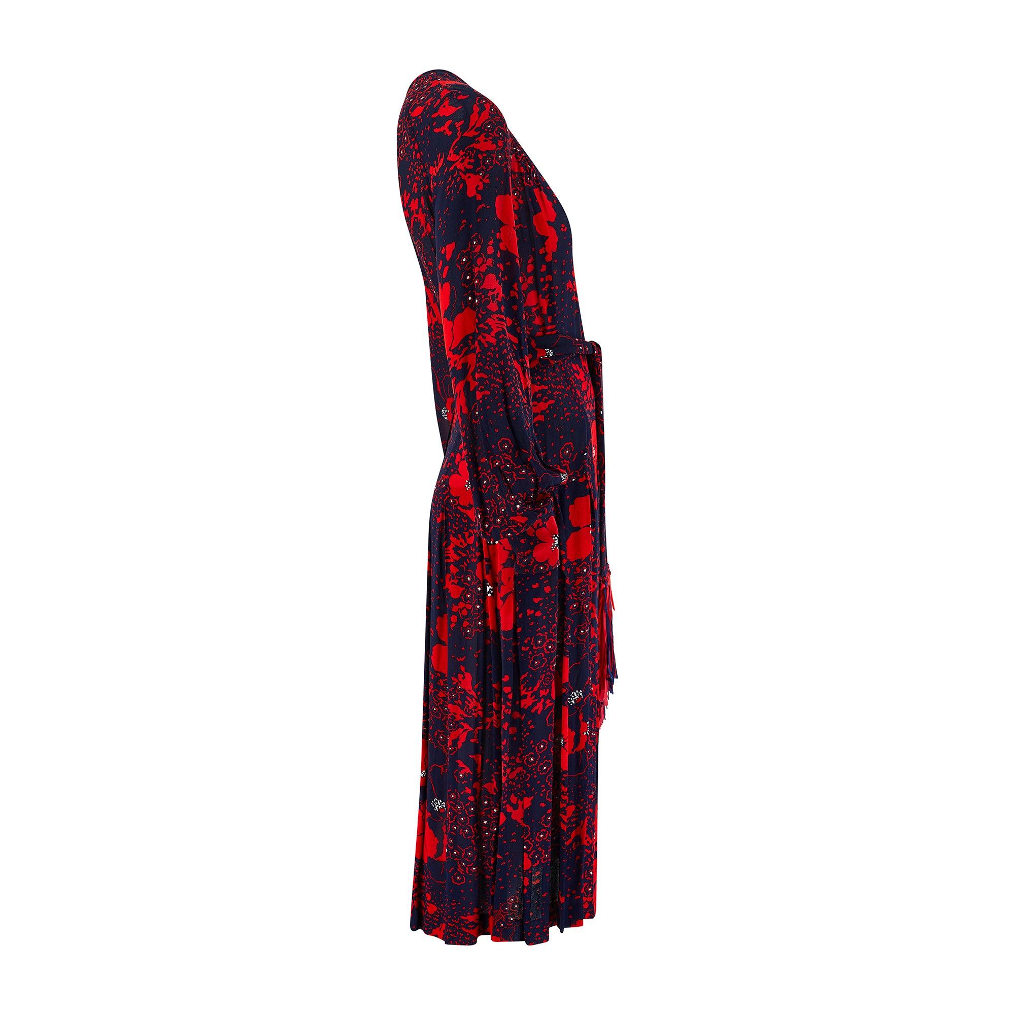 Royal couturier Donald Campbell had two London boutiques from the 1970s through to 2009 in fashionable Chelsea, and Knightsbridge, London. The brand used couture fabrics to create high-end ready-to-wear clothing and Princess Diana wore several of