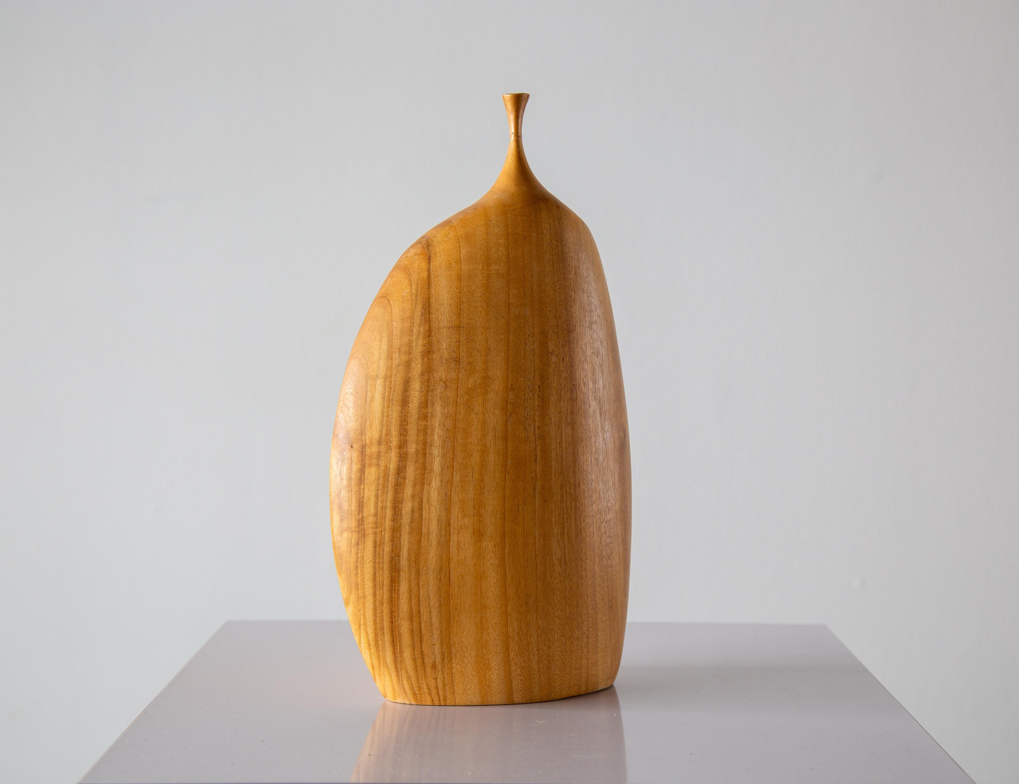 1970er Doug Ayers Chip geschnitzt Vase Studio Craft Kampfer Holz Unkraut Topf (amerikanisch) im Angebot