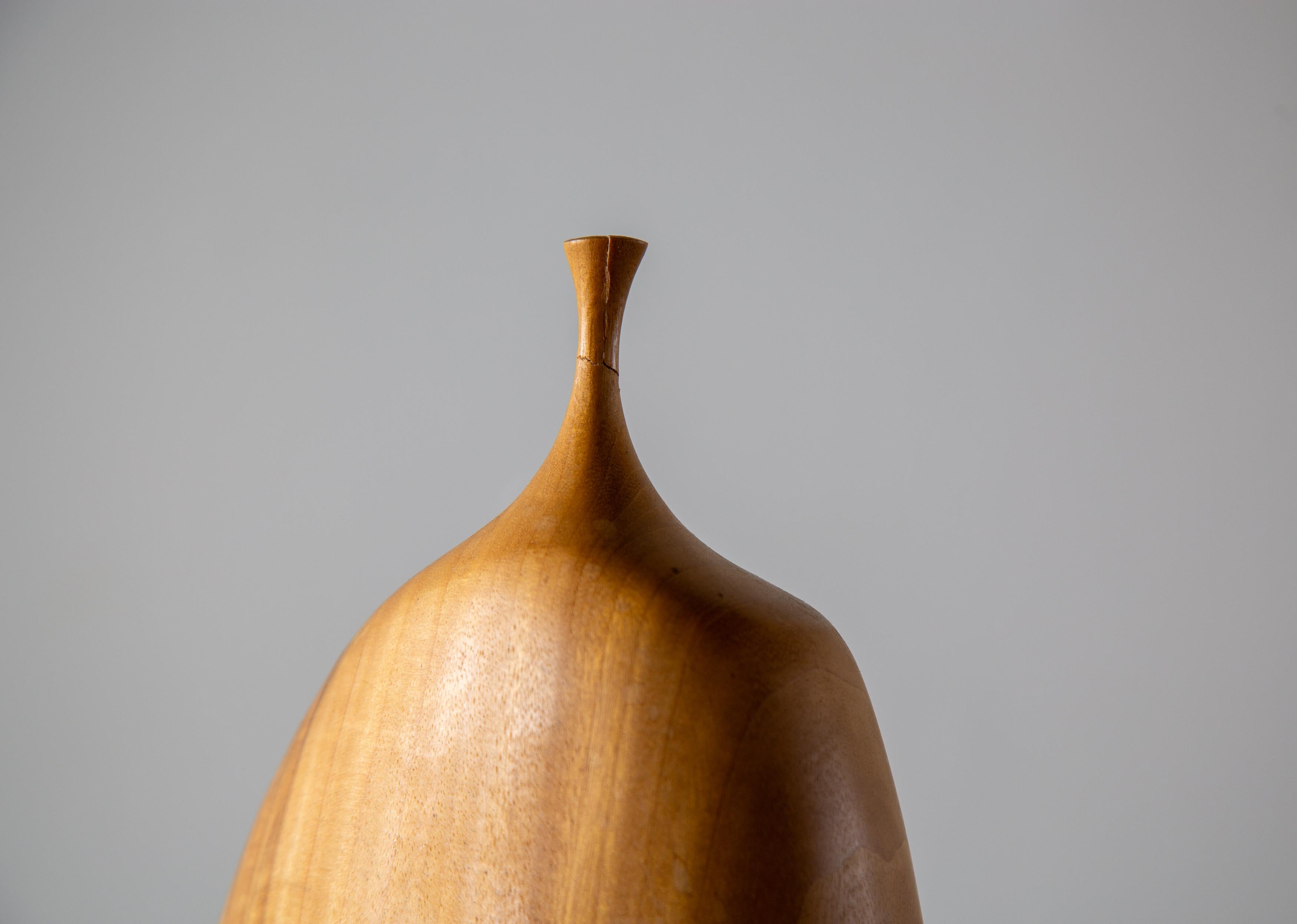 1970s Doug Ayers Chip Carved Vase Studio Craft Camphor Wood weed pot In Good Condition For Sale In Virginia Beach, VA