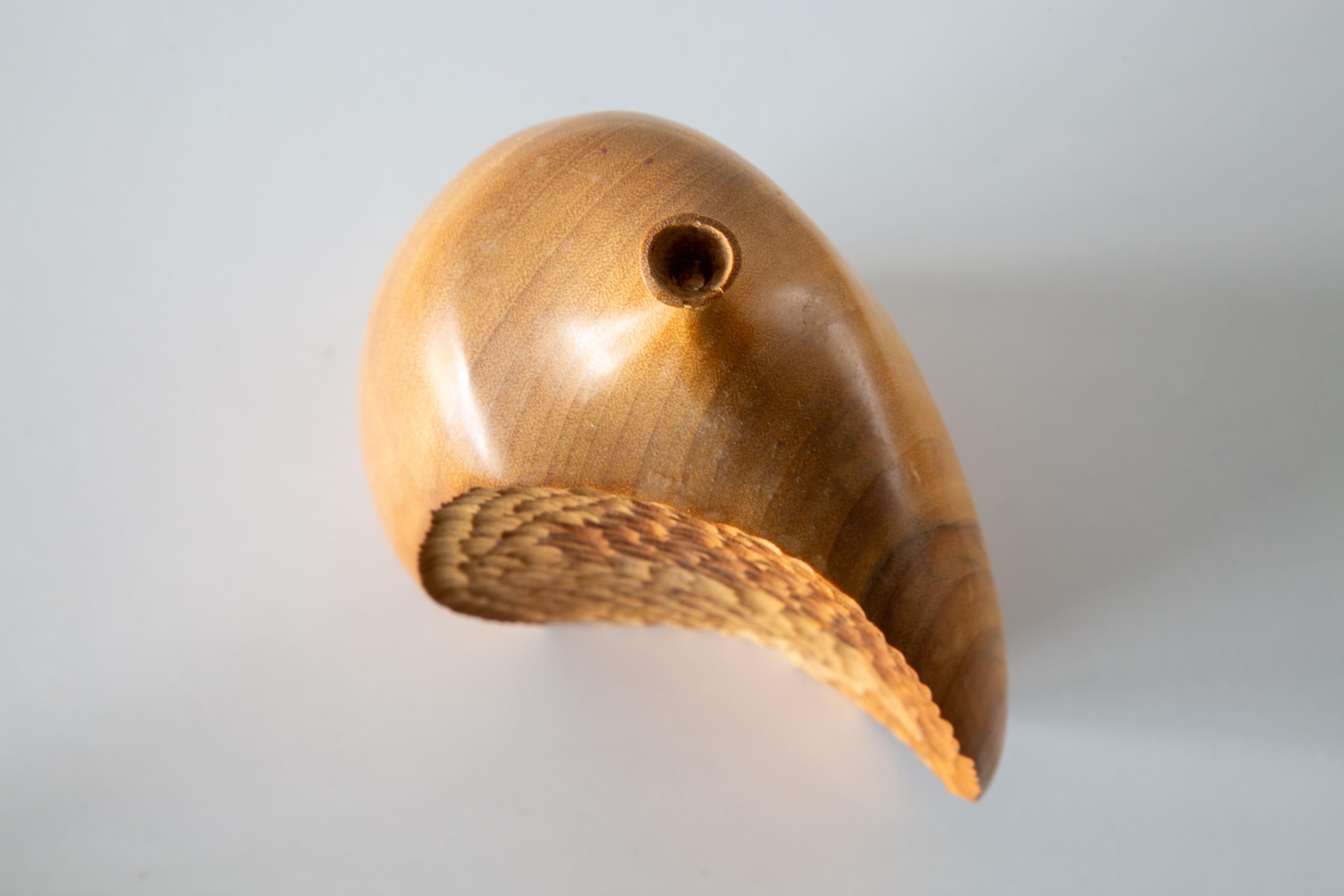 1970er Doug Ayers Chip geschnitzt Vase Studio Craft Kampfer Holz Unkraut Topf (Ende des 20. Jahrhunderts) im Angebot