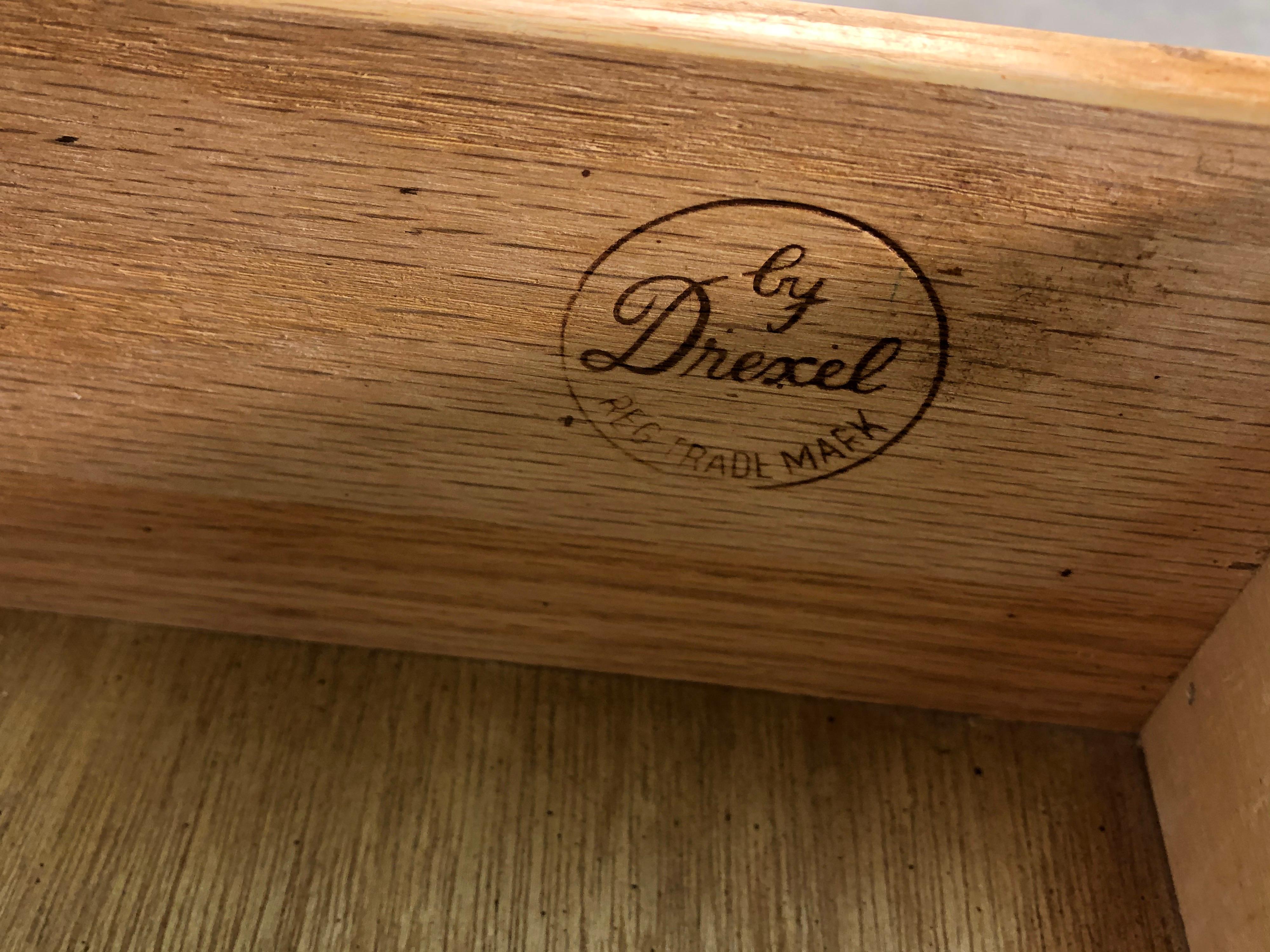 1970s Drexel Furniture Mahogany End Table In Good Condition For Sale In Amherst, NH