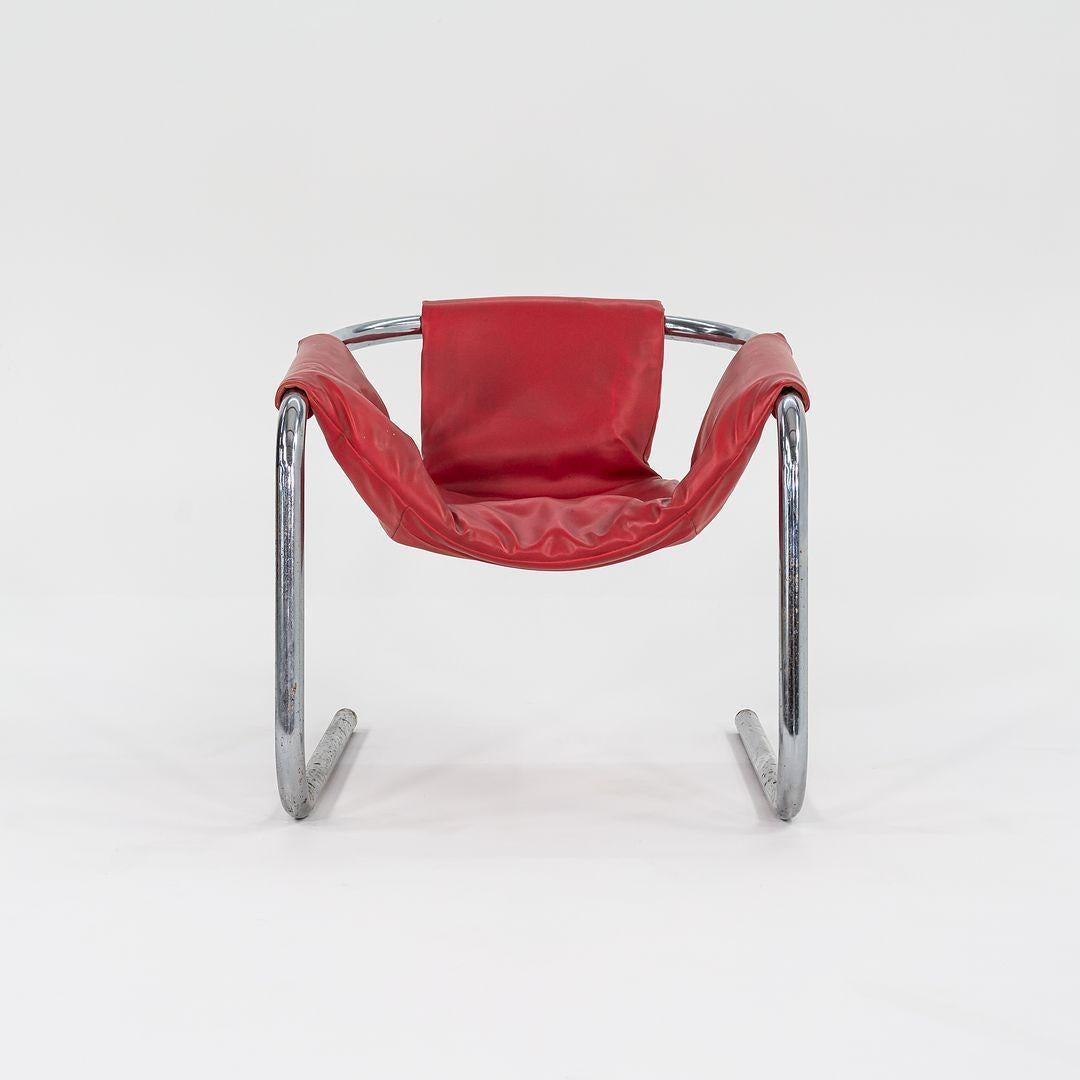 Il s'agit de chaises Zermatt Sling, conçues par Duncan Burke et Gunter Eberle pour le groupe Vecta au début des années 1970. Le prix indiqué comprend une chaise, et nous en avons trois disponibles à l'achat. Les chaises ont été fabriquées aux