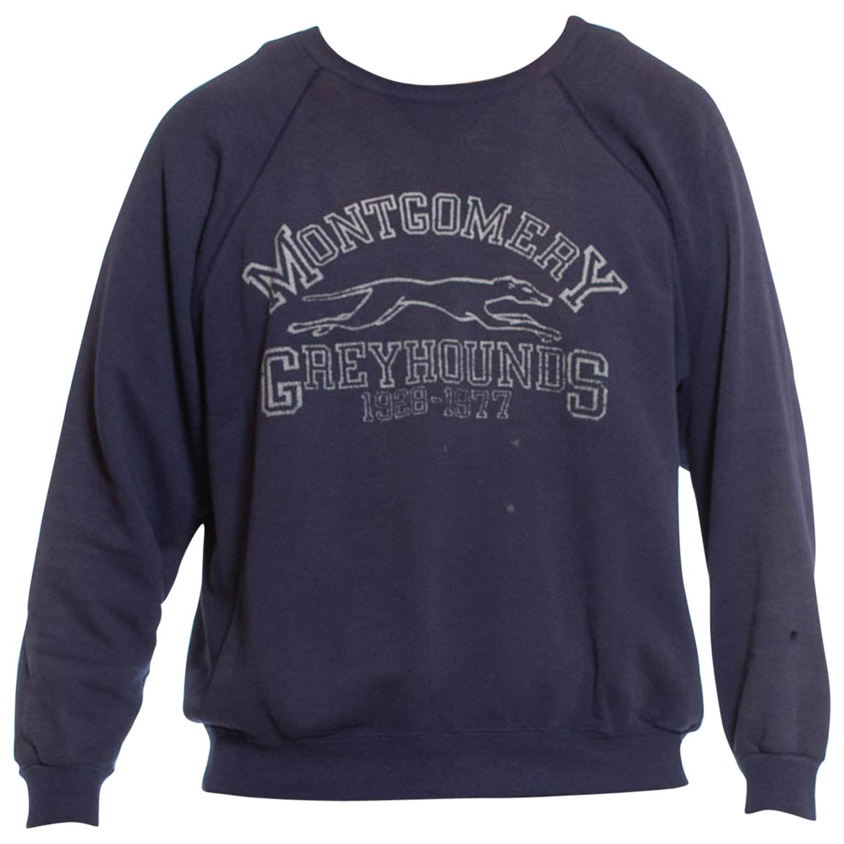 Sweat-shirt de collège pour homme en poly/coton bleu poussière des années 1970 en vente