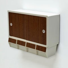 Armadietto da parete in plastica Curver olandese degli anni '70 in avorio e Wood