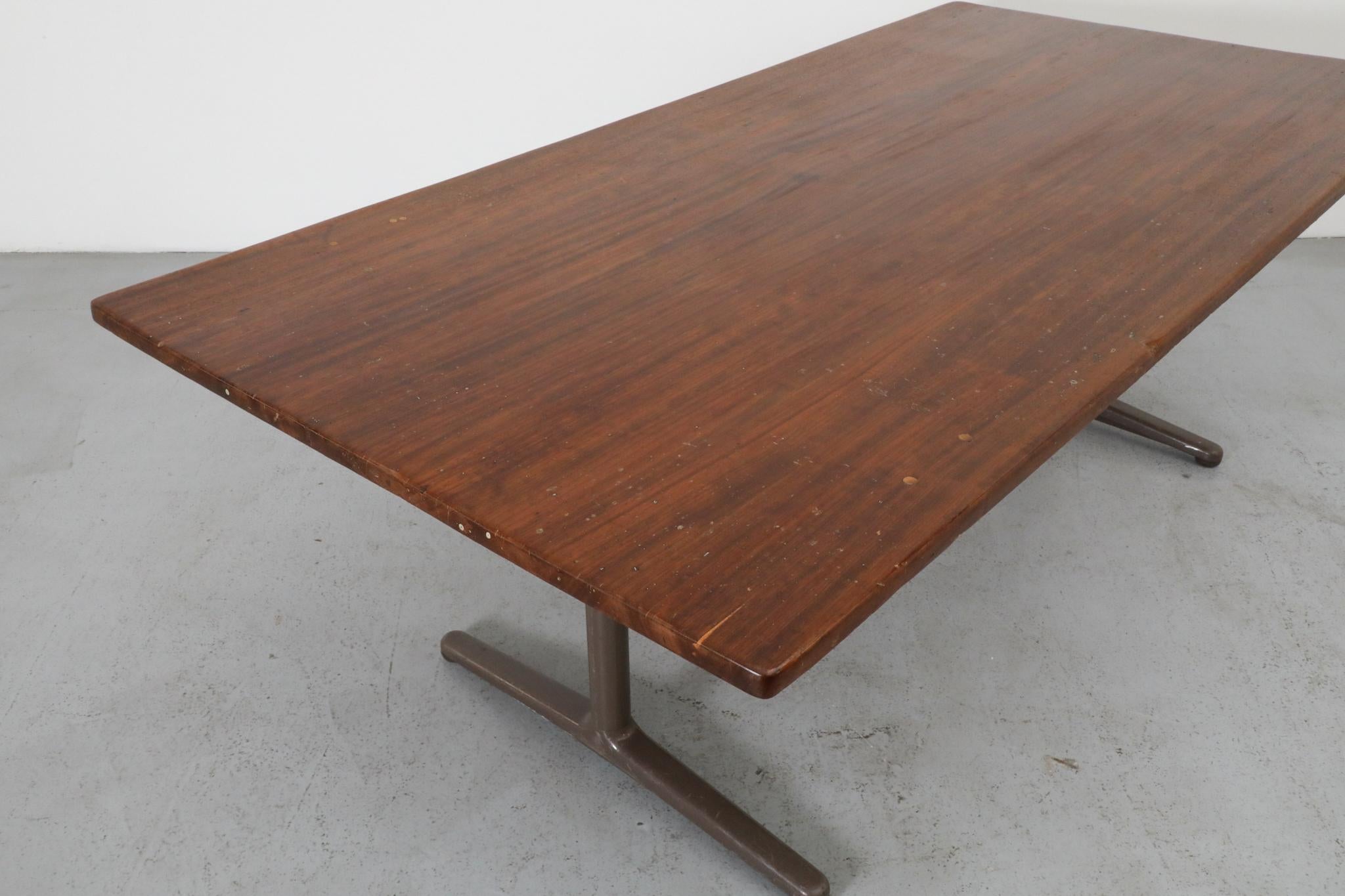 Fin du 20e siècle Table industrielle hollandaise des années 1970 avec pieds émaillés bruns par Gispen en vente