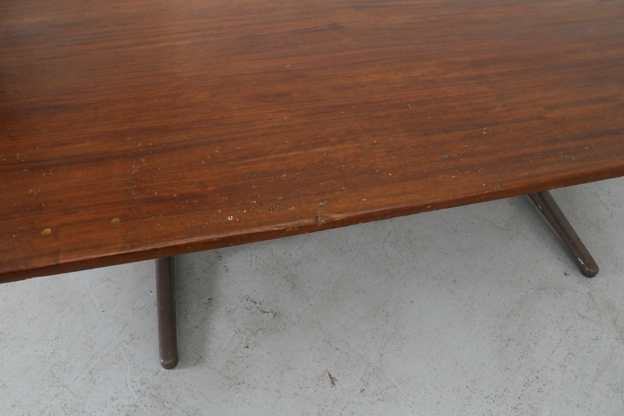 Table industrielle hollandaise des années 1970 avec pieds émaillés bruns par Gispen en vente 1