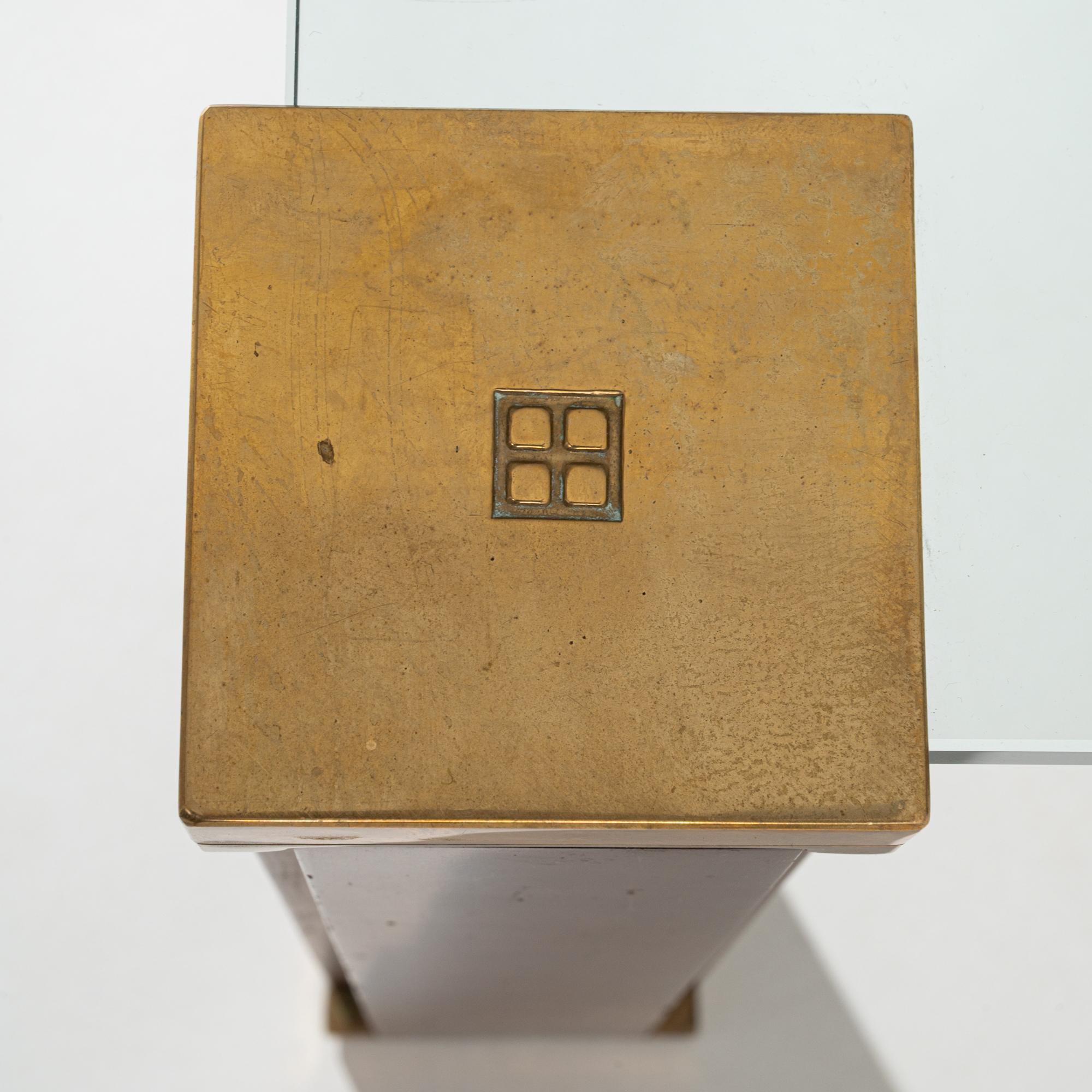 1970er Jahre Dutch T66 Glas & Messing Couchtisch von Peter Ghyczy im Angebot 8